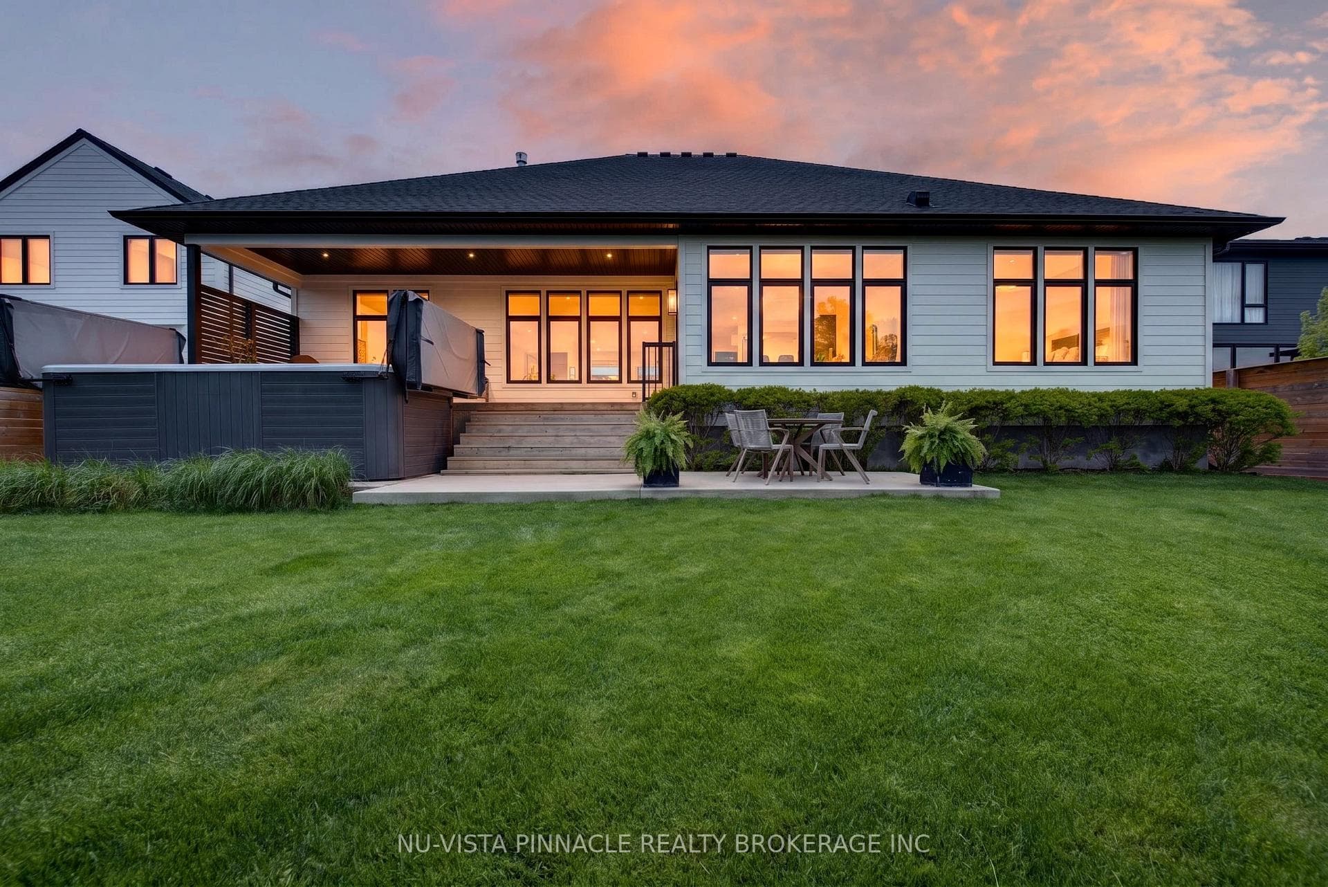 2572 LUCAS Avenue photo 42