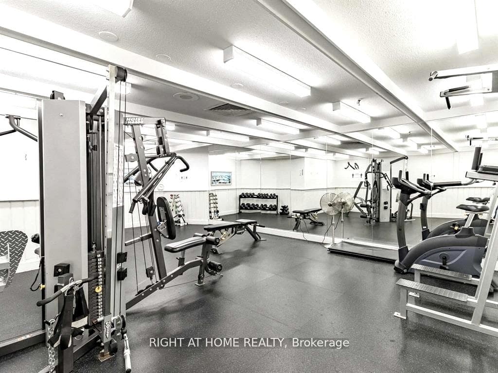 1333 Bloor Street Unit 1018 photo 23