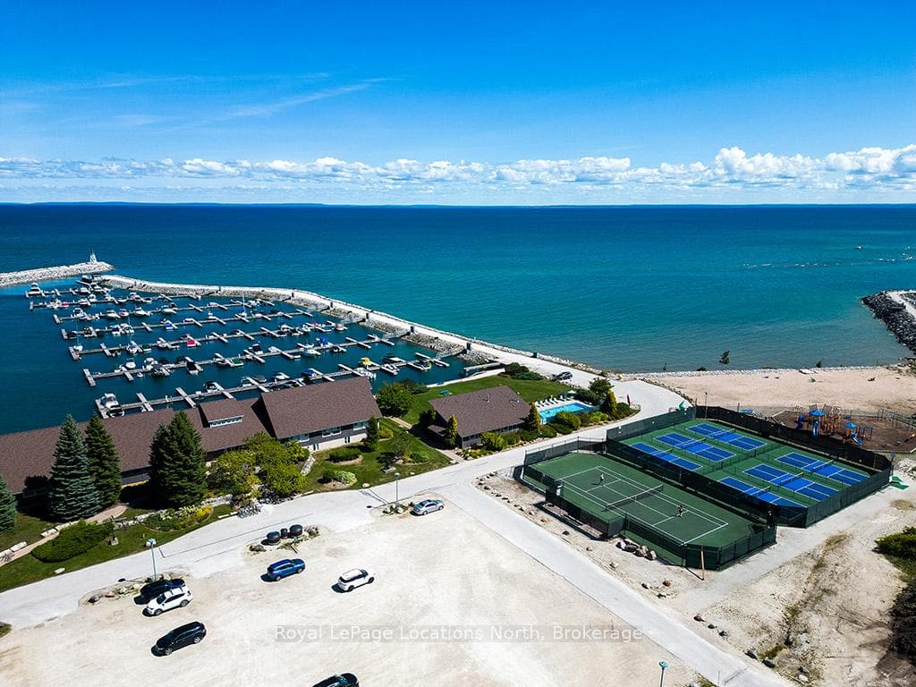 330 Mariners Way photo 18