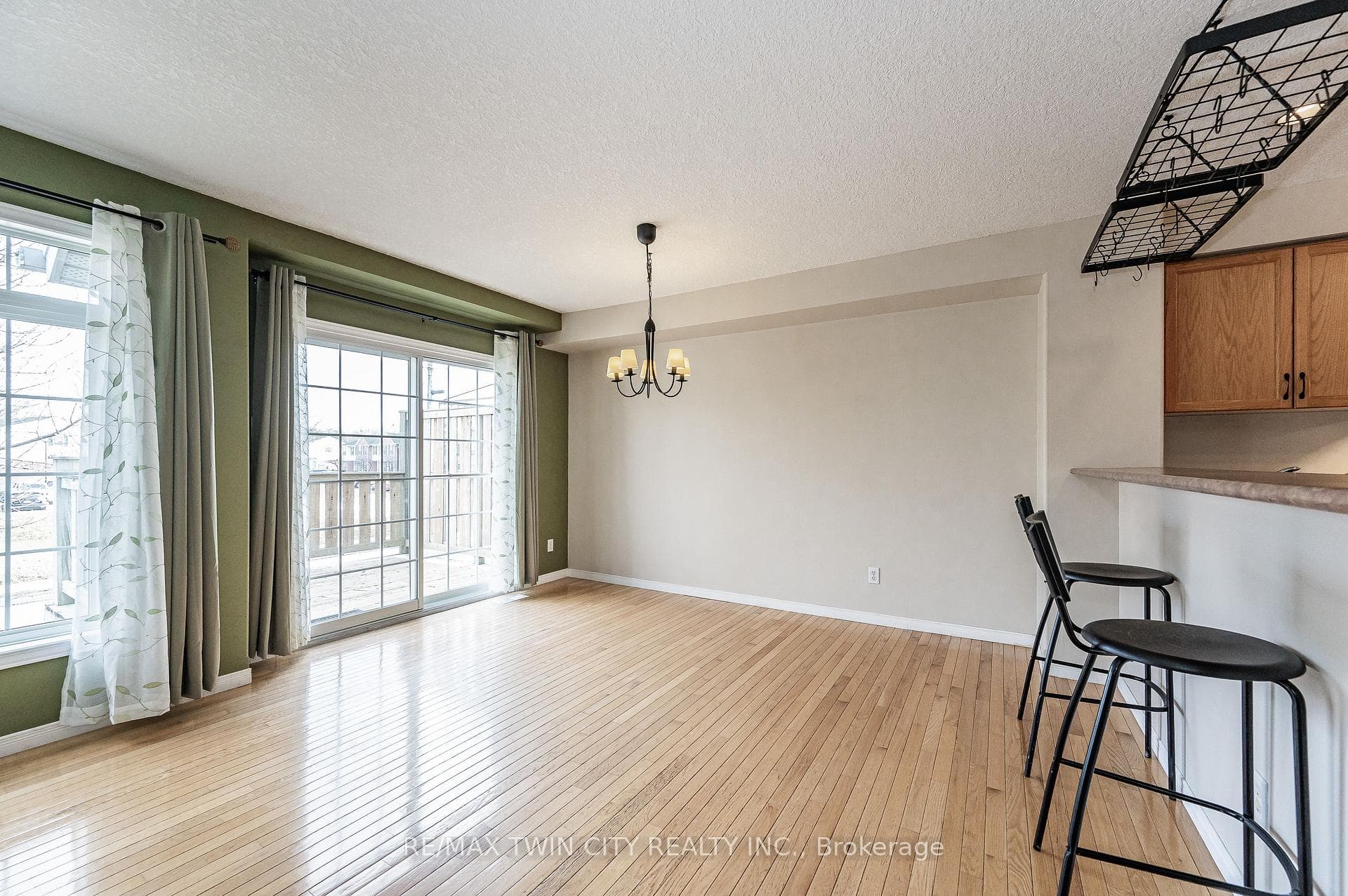 460 Woolwich Street Unit 26 photo 9