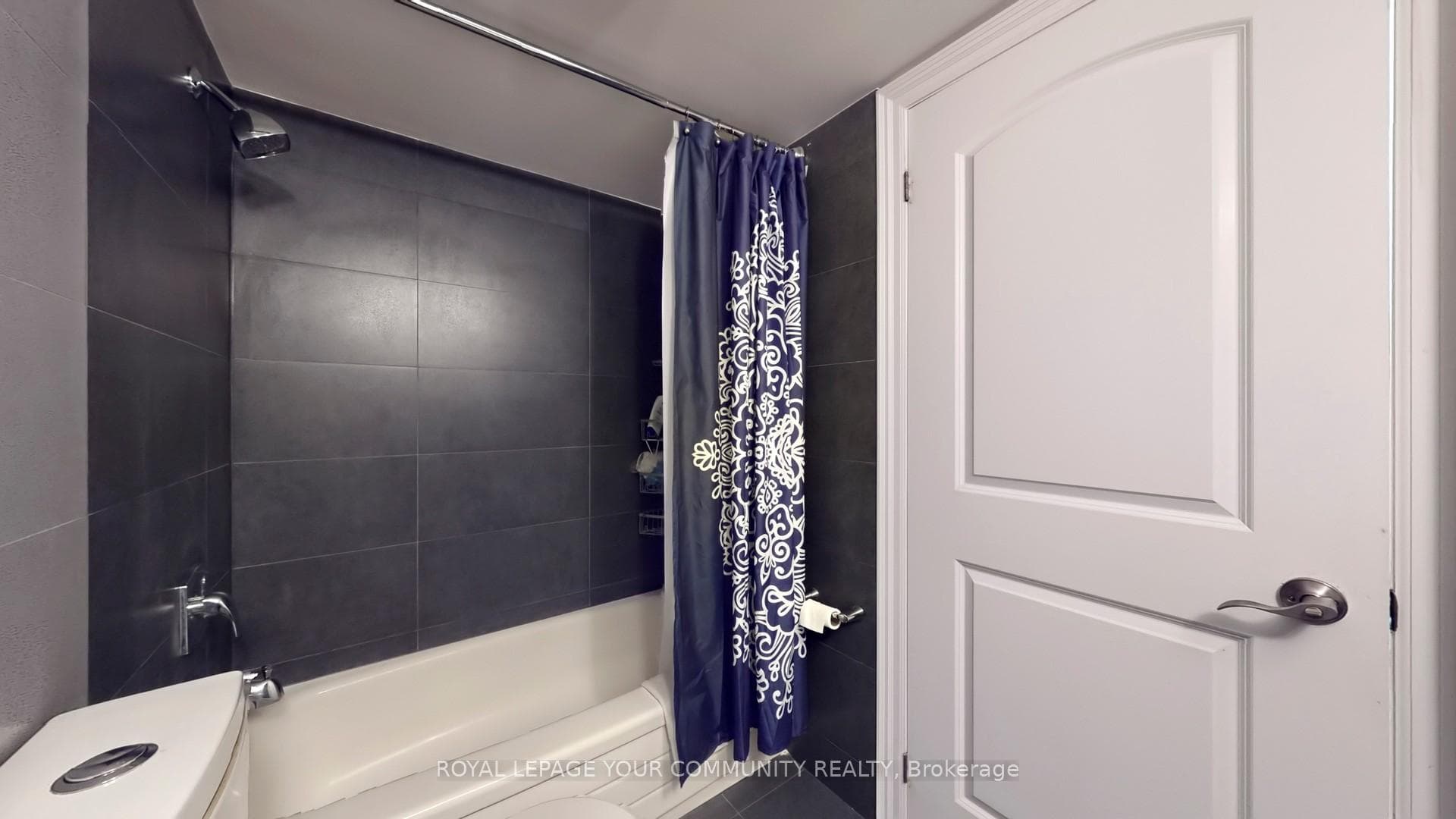 330 Rathburn Road Unit 810 photo 27