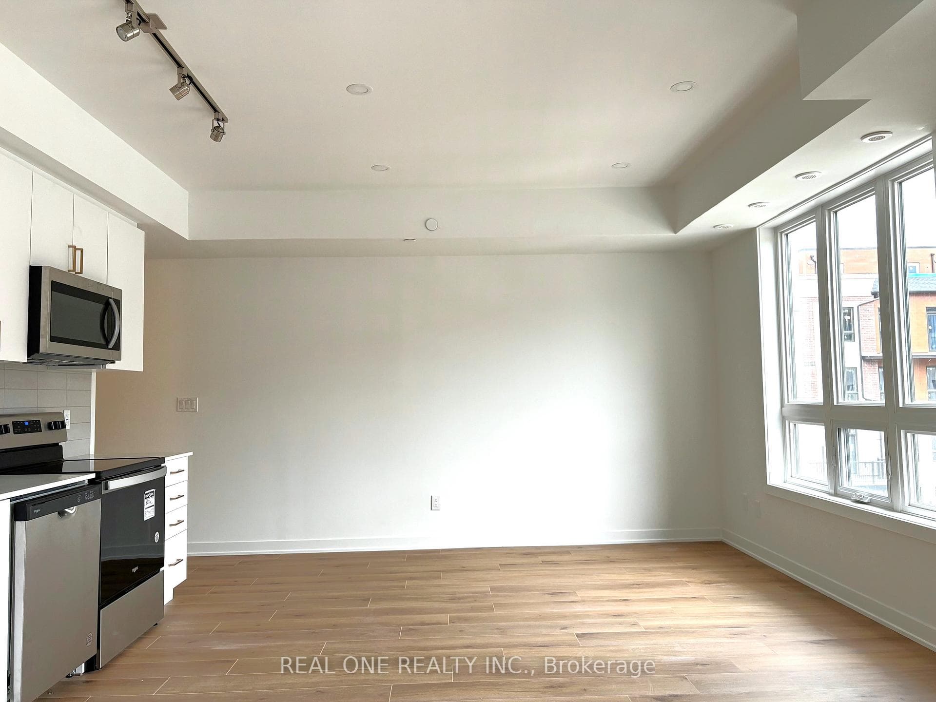 4025 Hickory Drive Unit 16 photo 9
