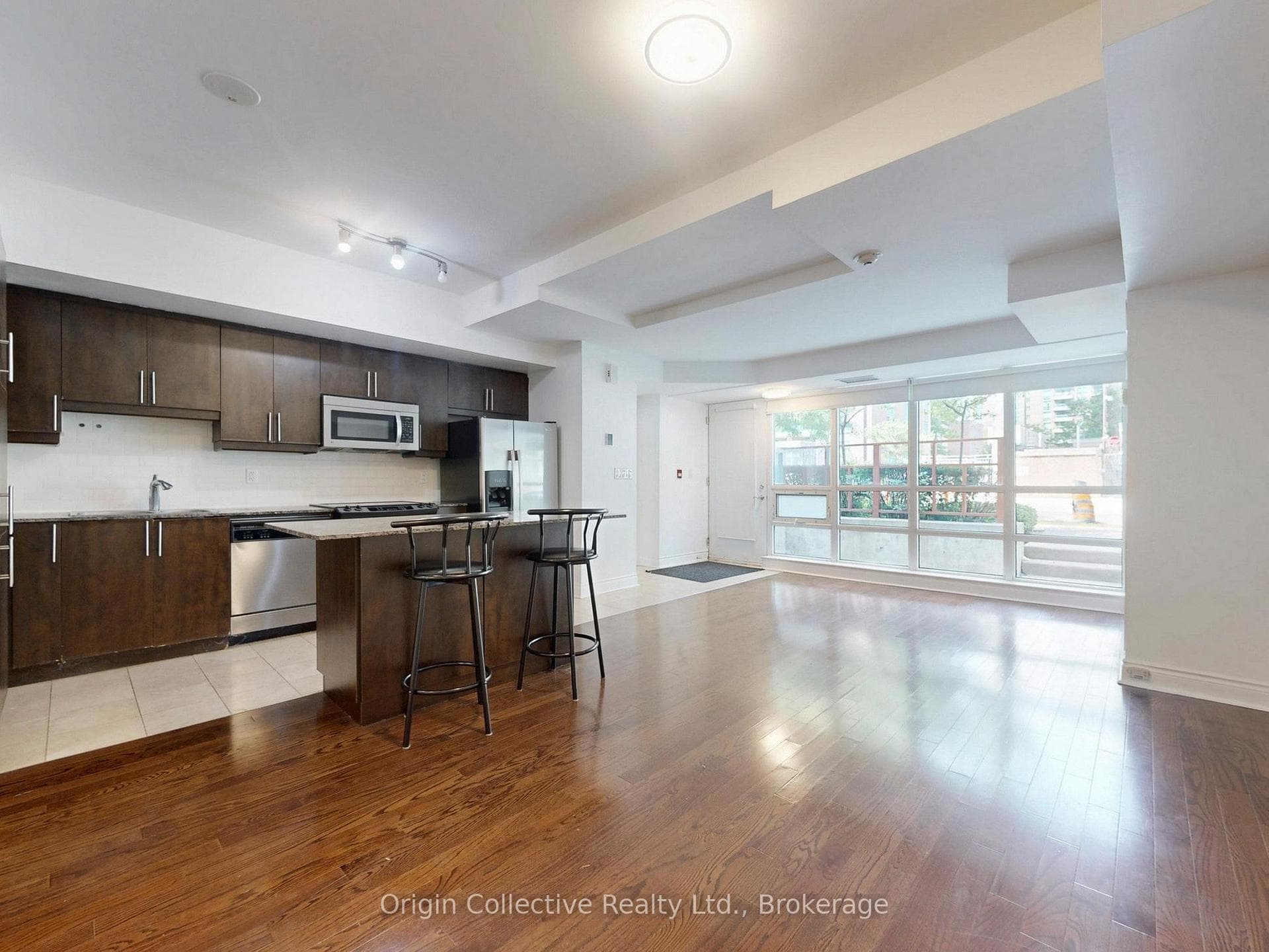 31 Olive Avenue Unit 105 photo 2