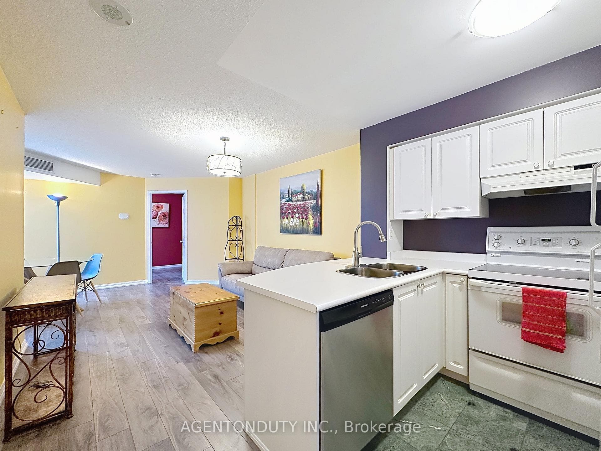 109 Front Street Unit 613 photo 19
