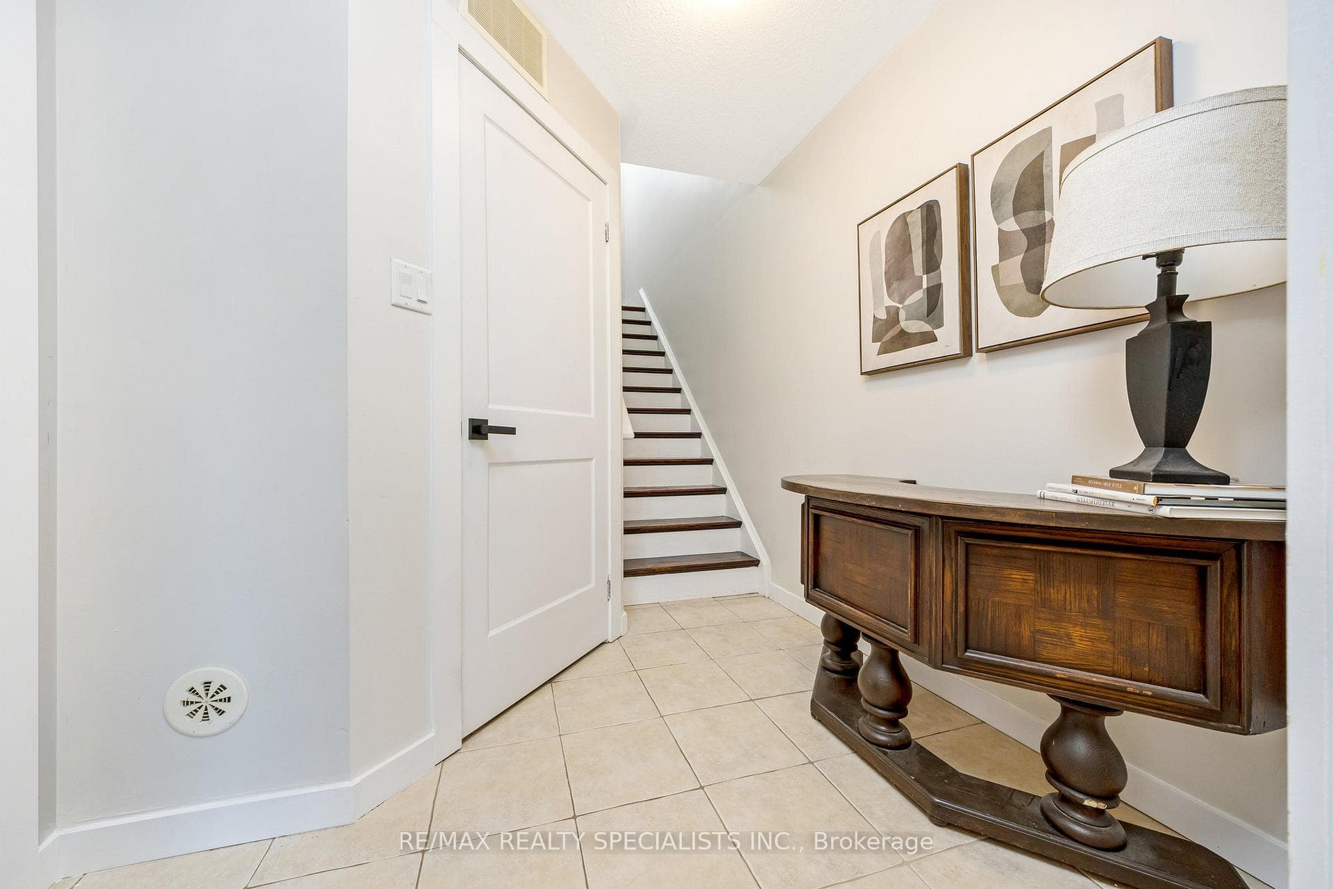 880 Fowles Court photo 10