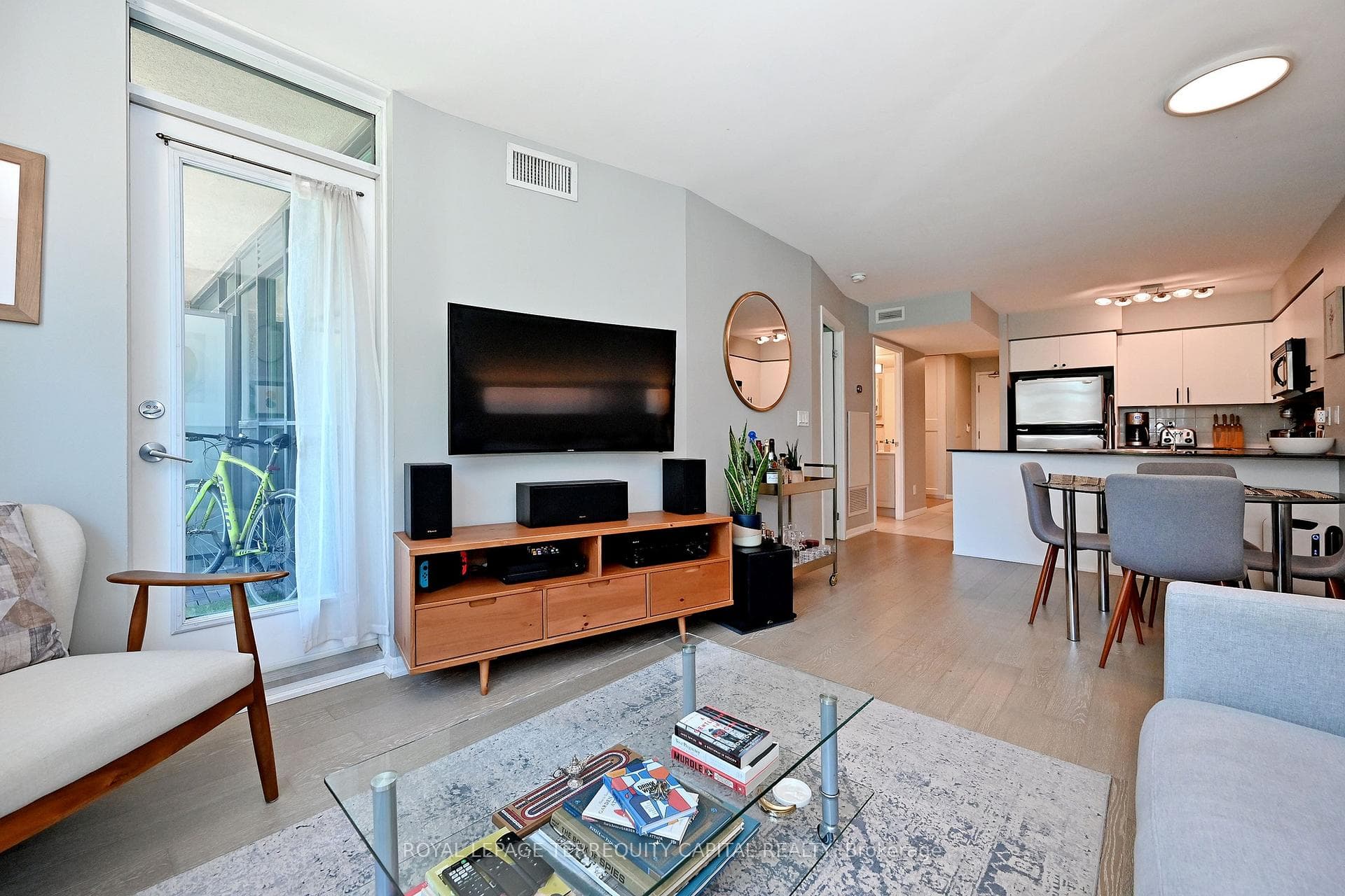 219 Fort York Boulevard Unit 405 photo 22