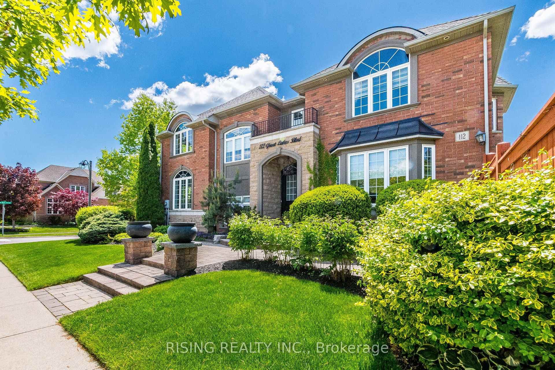 112 Great Lakes Boulevard photo 5