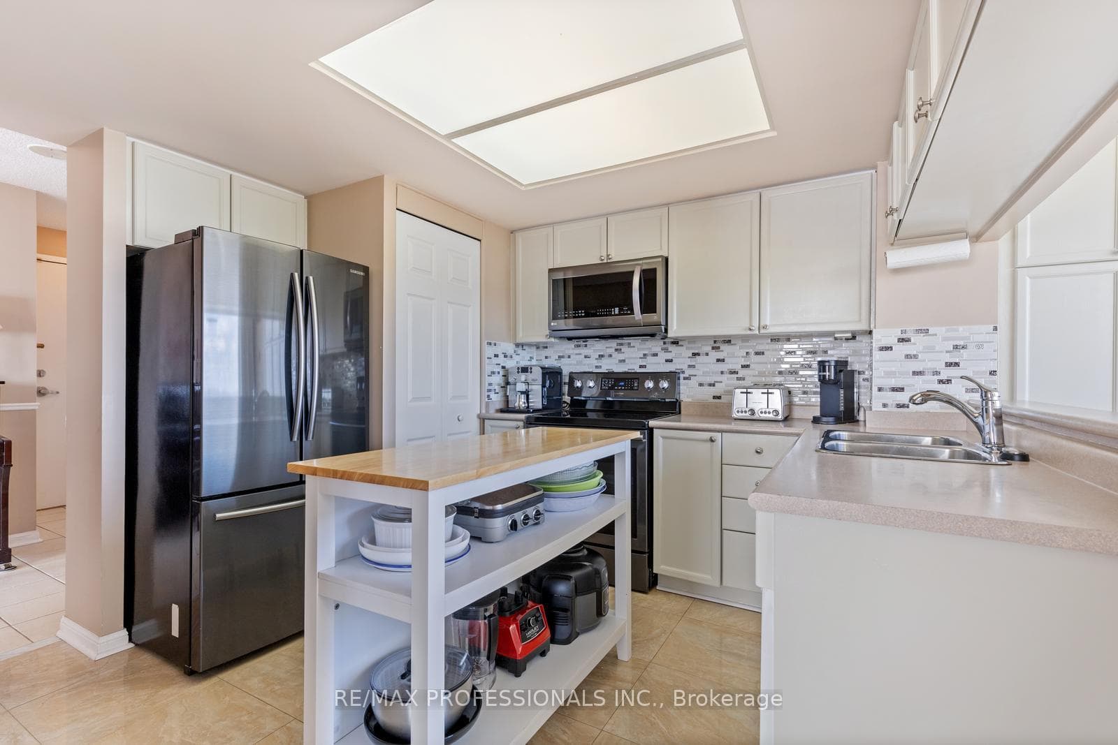 101 Subway Crescent Unit 910 photo 2