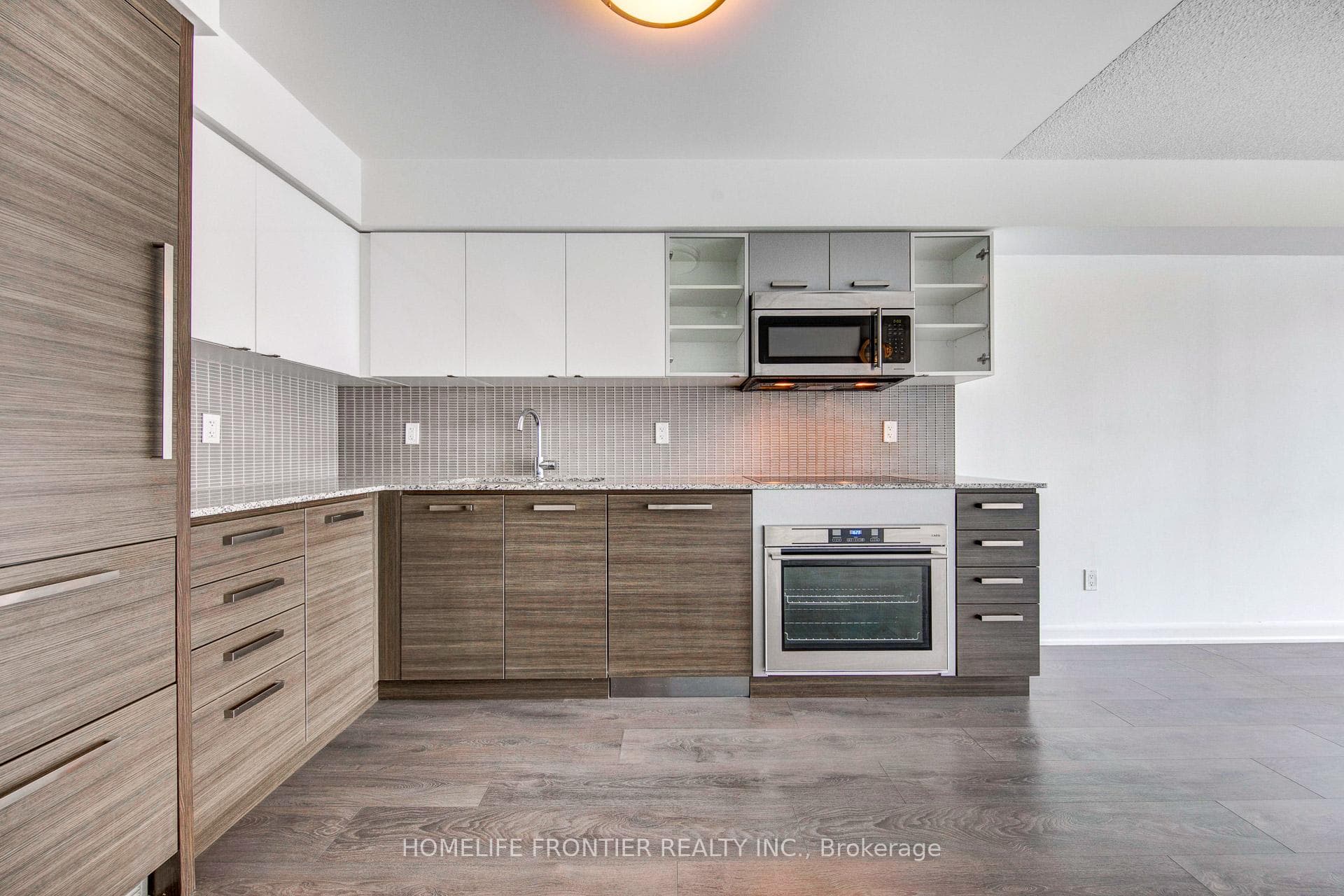 5168 Yonge Street Unit 808 photo 3