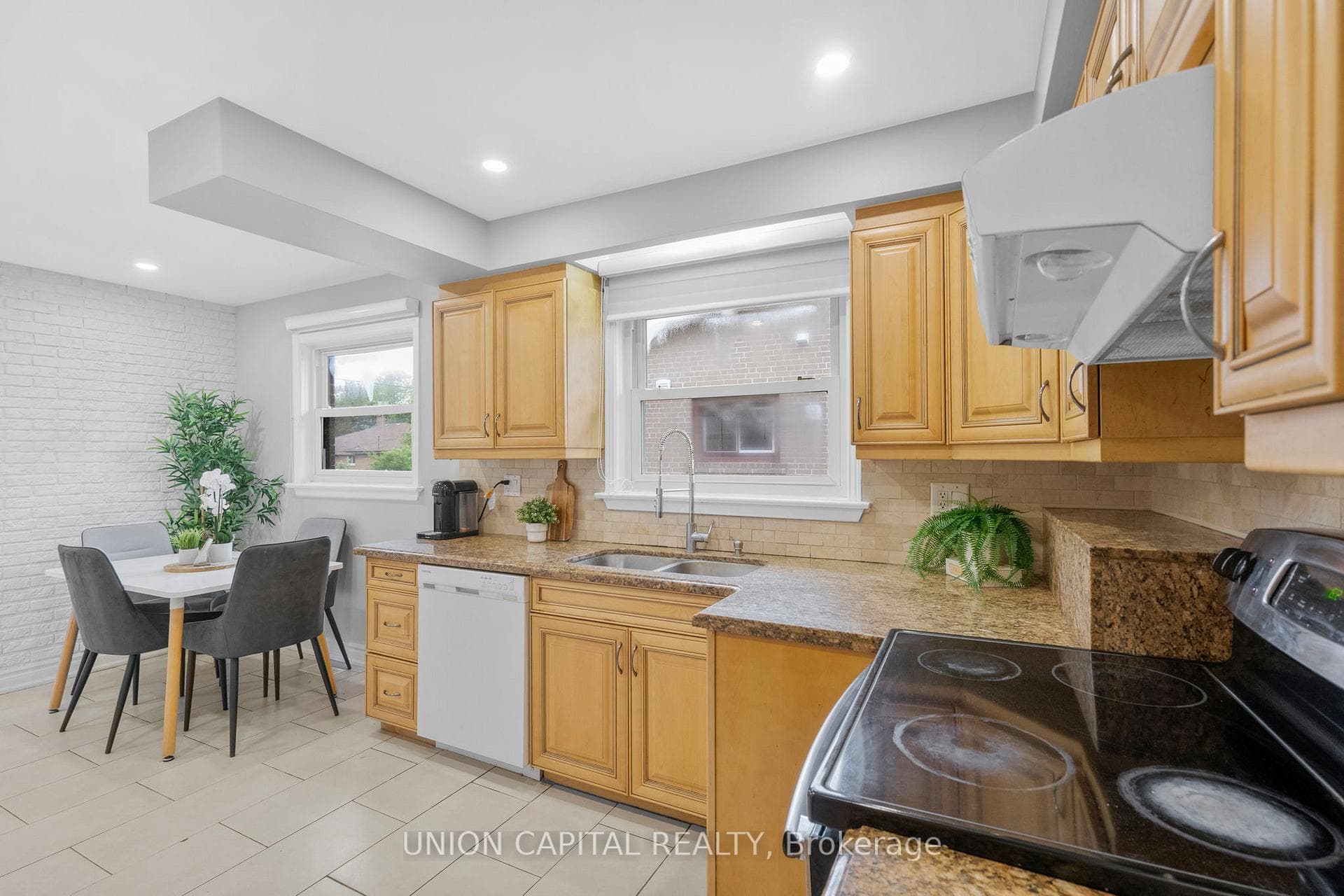 155 Roywood Drive photo 11