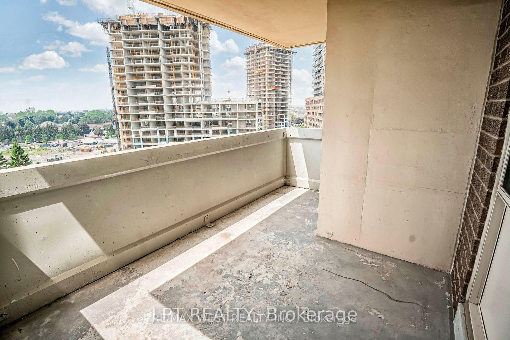 66 Falby Court Unit 811 photo 27
