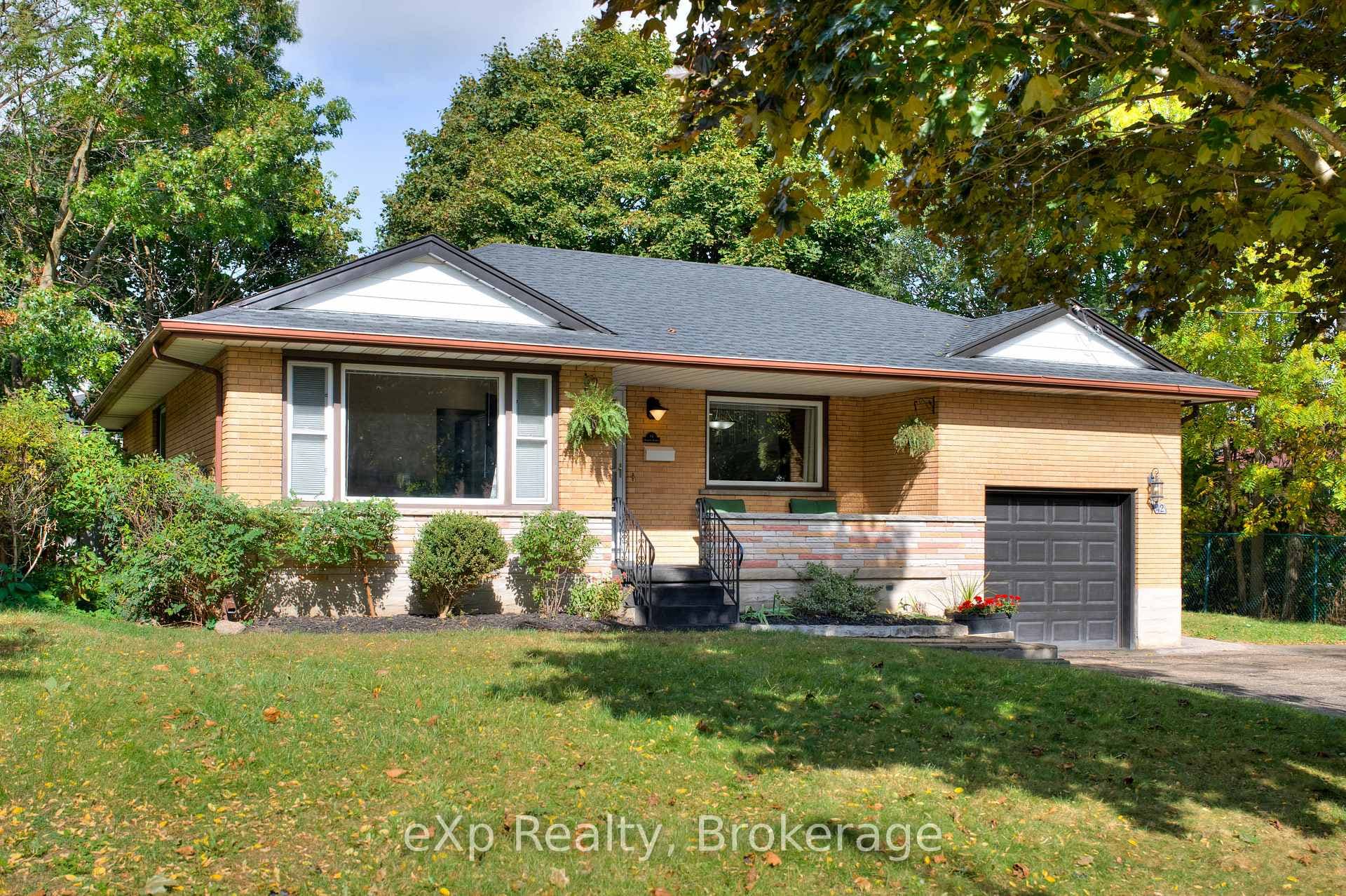 42 Acacia Street photo 2
