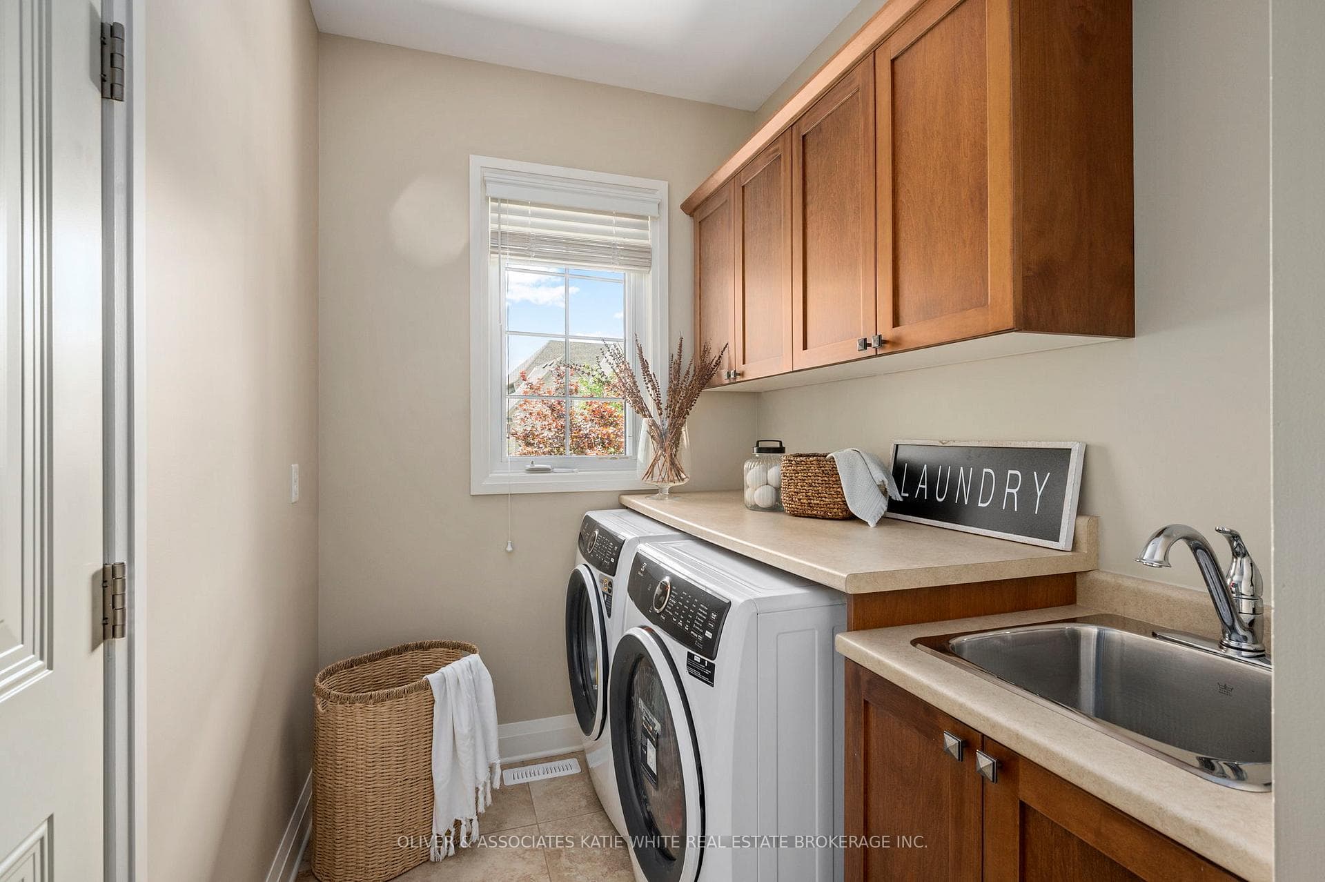 2246 LADYSLIPPER Crescent photo 15