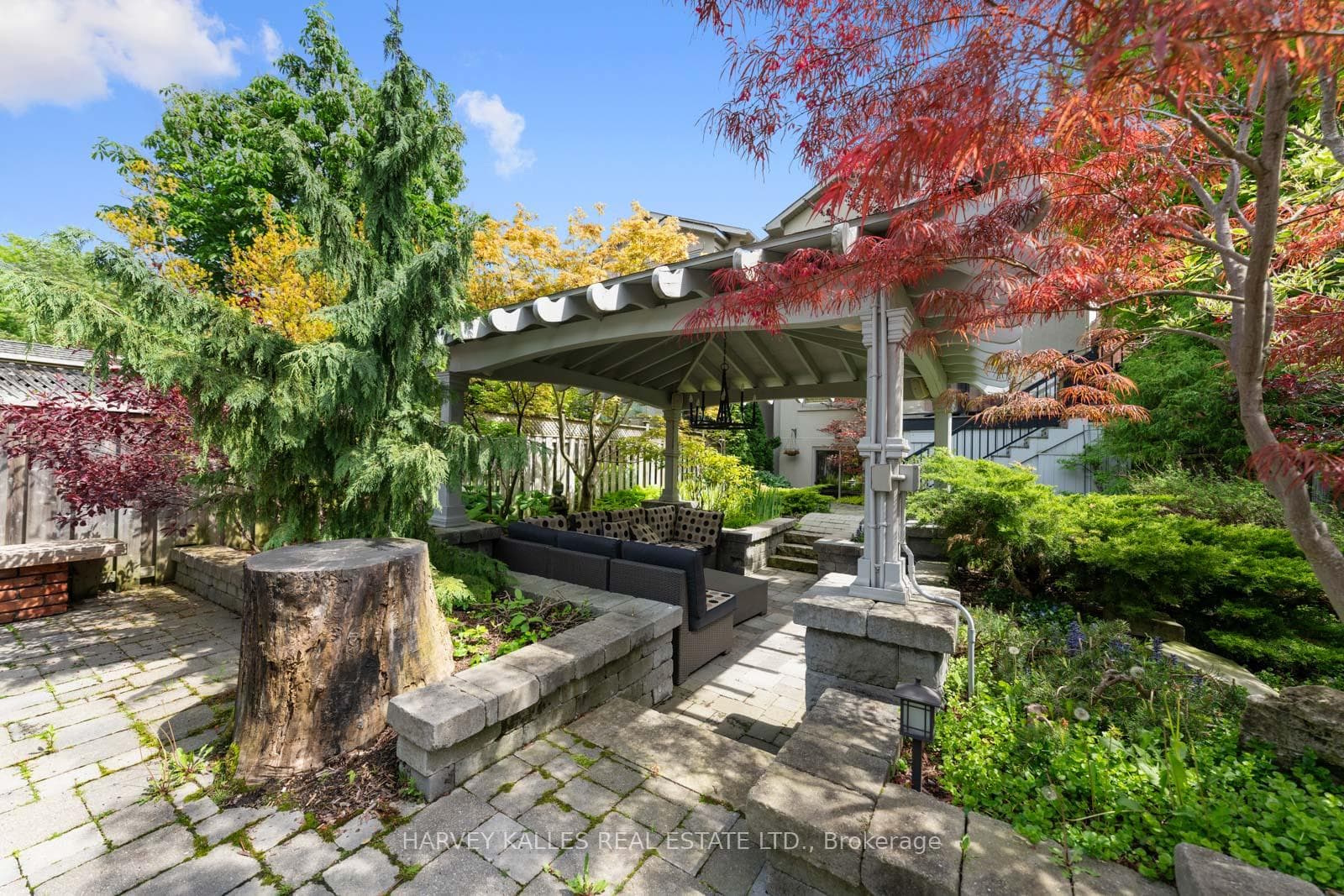 538 Woburn Avenue photo 47