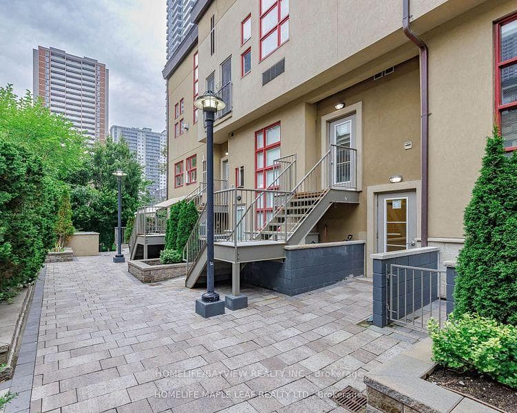 21 earl Street Unit 202 photo 2