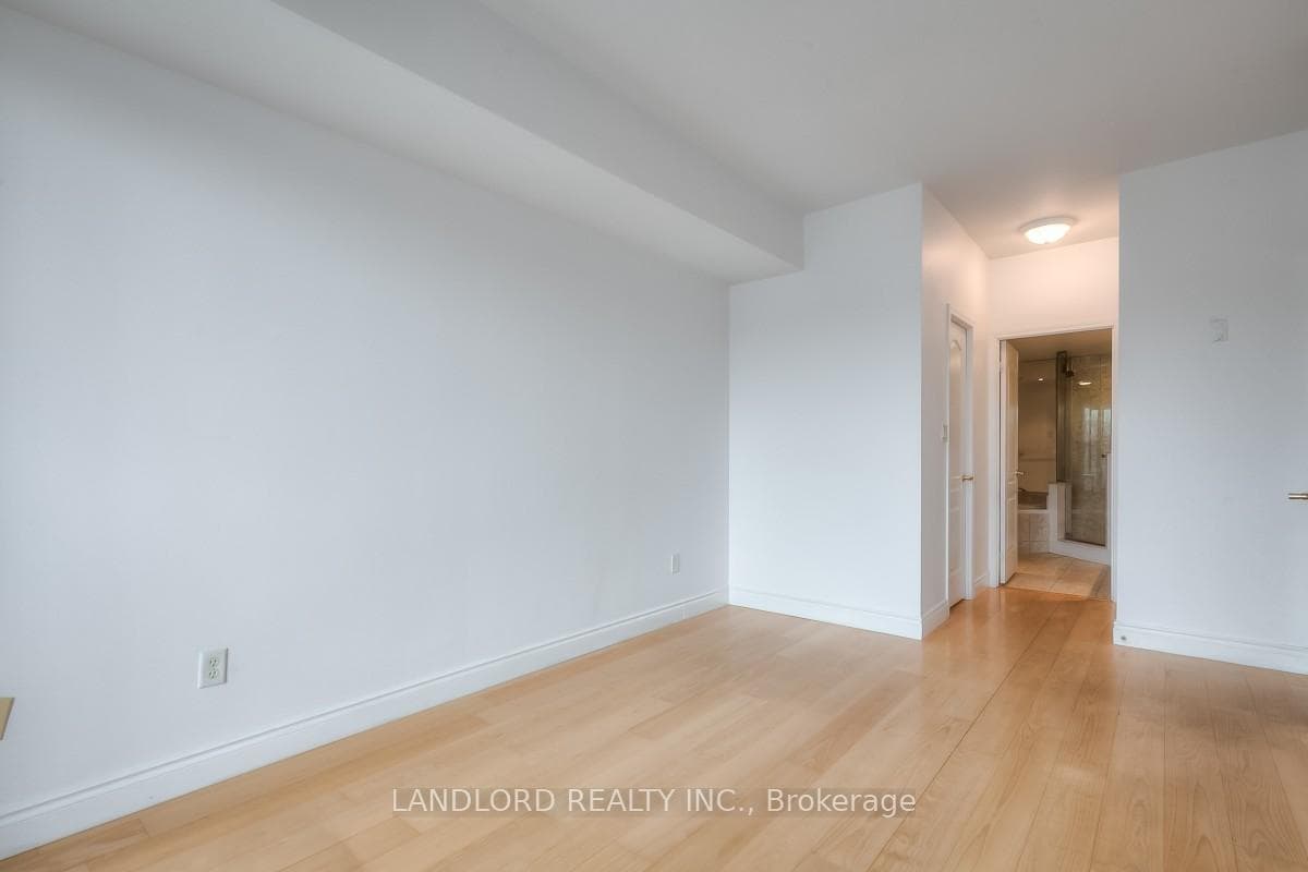 77 Mcmurrich Street Unit 307 photo 8