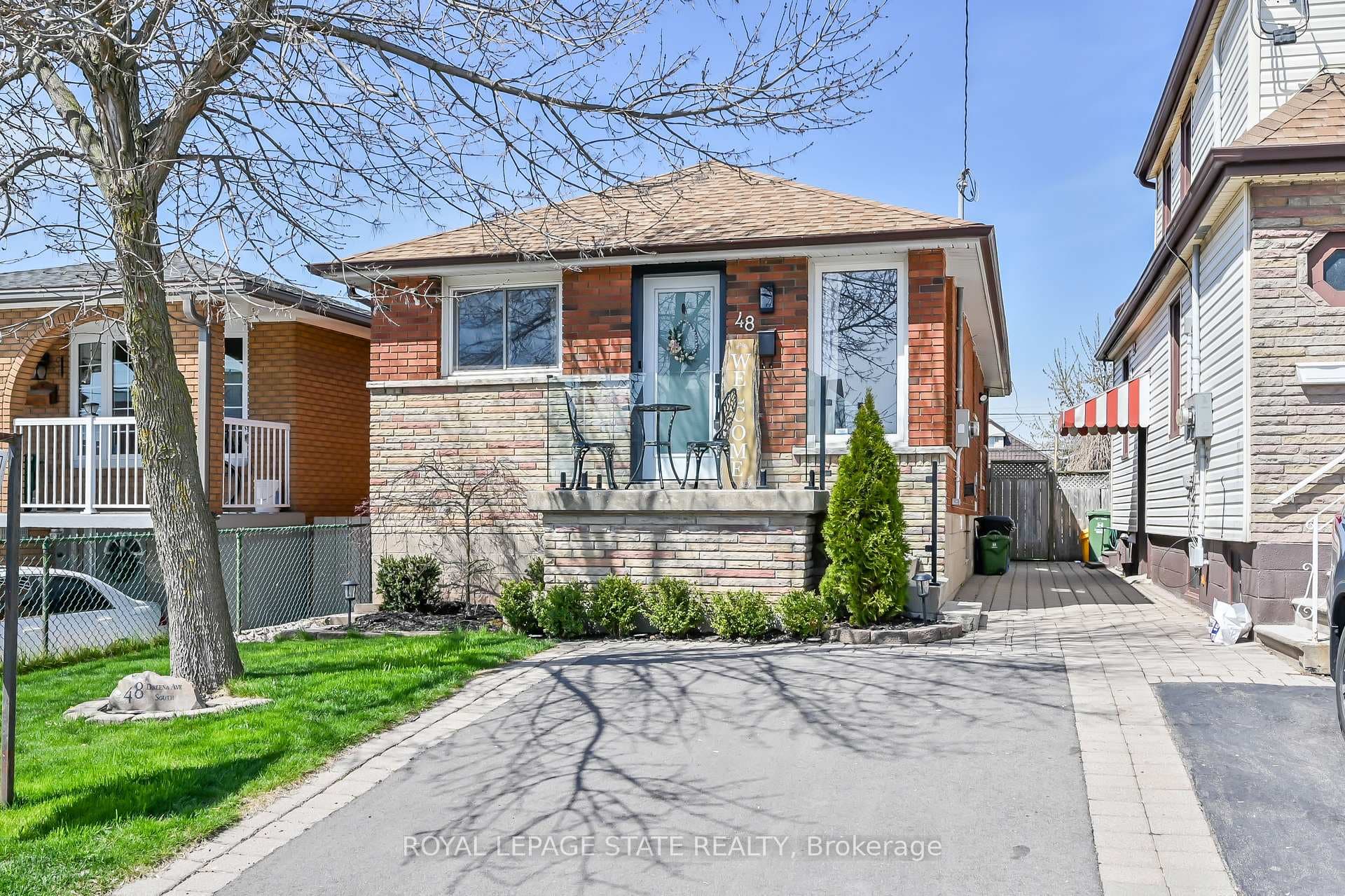 48 Delena Avenue photo 1