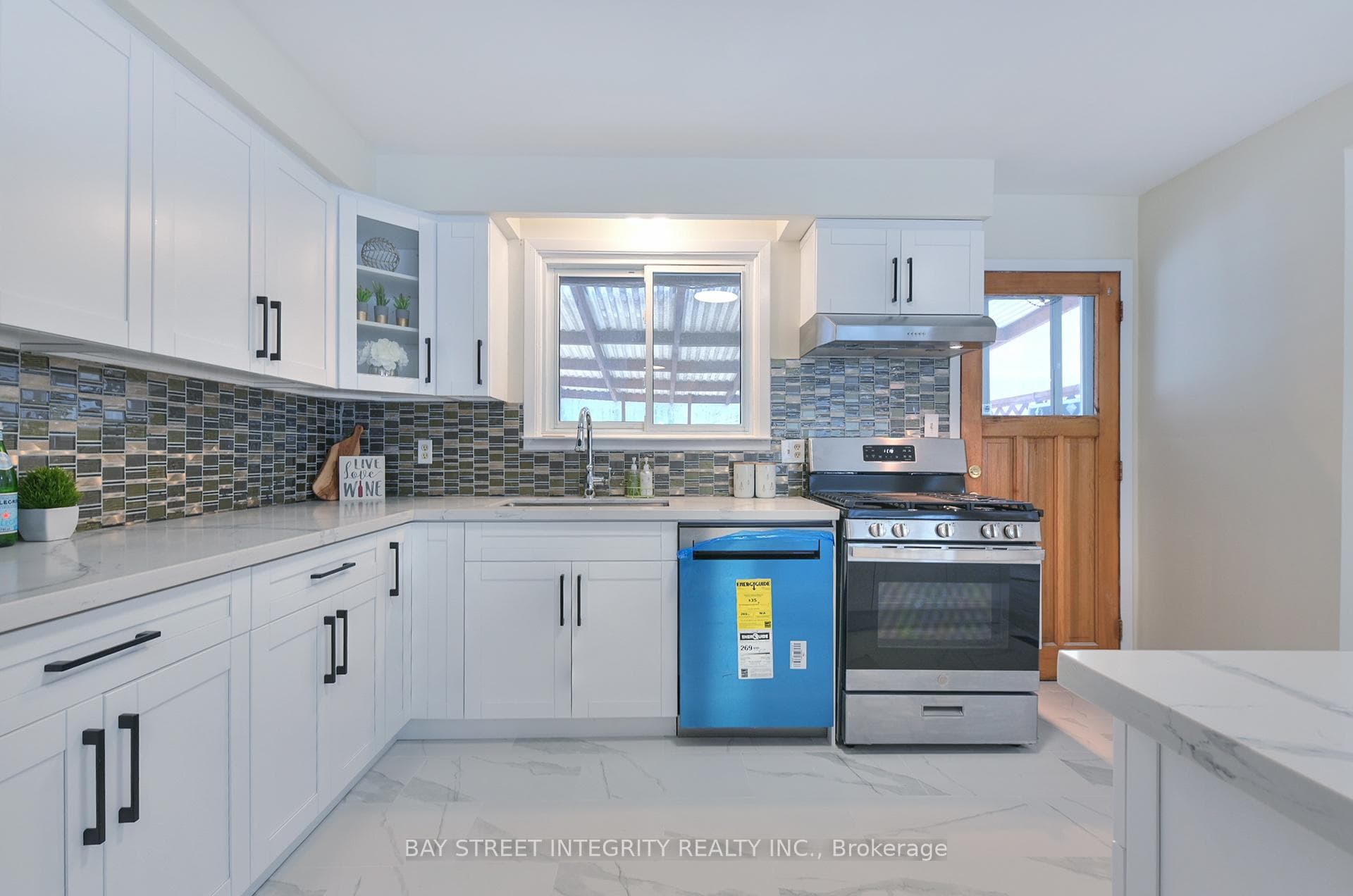 92 Lewis Drive photo 9