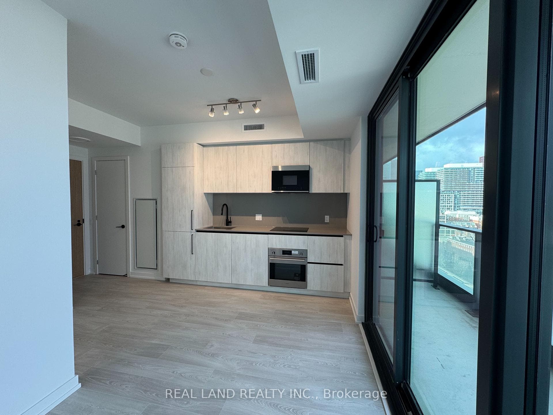 35 Parliament Street Unit 1510 photo 2