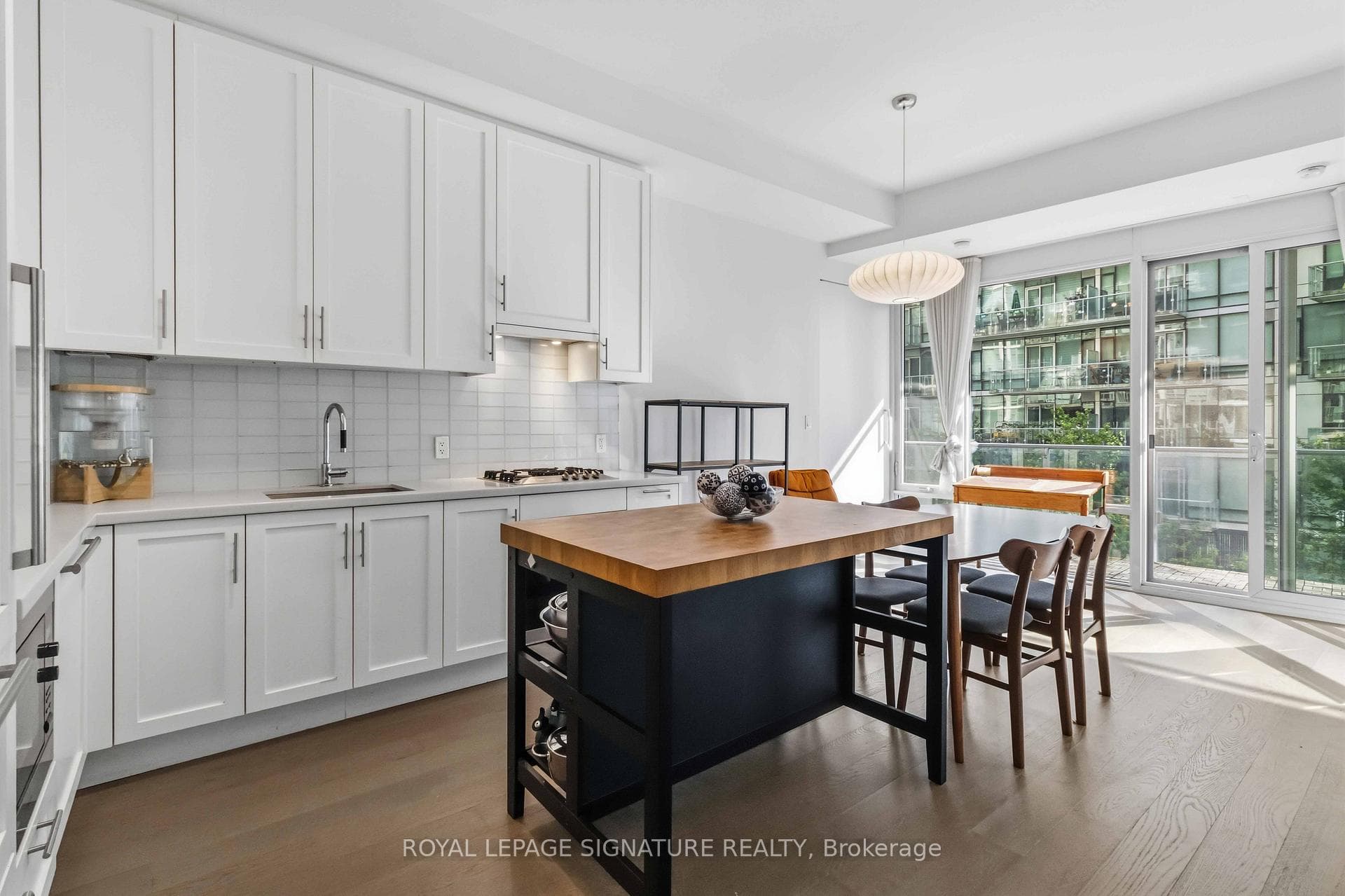 29 Queens Quay Unit 518 photo 1
