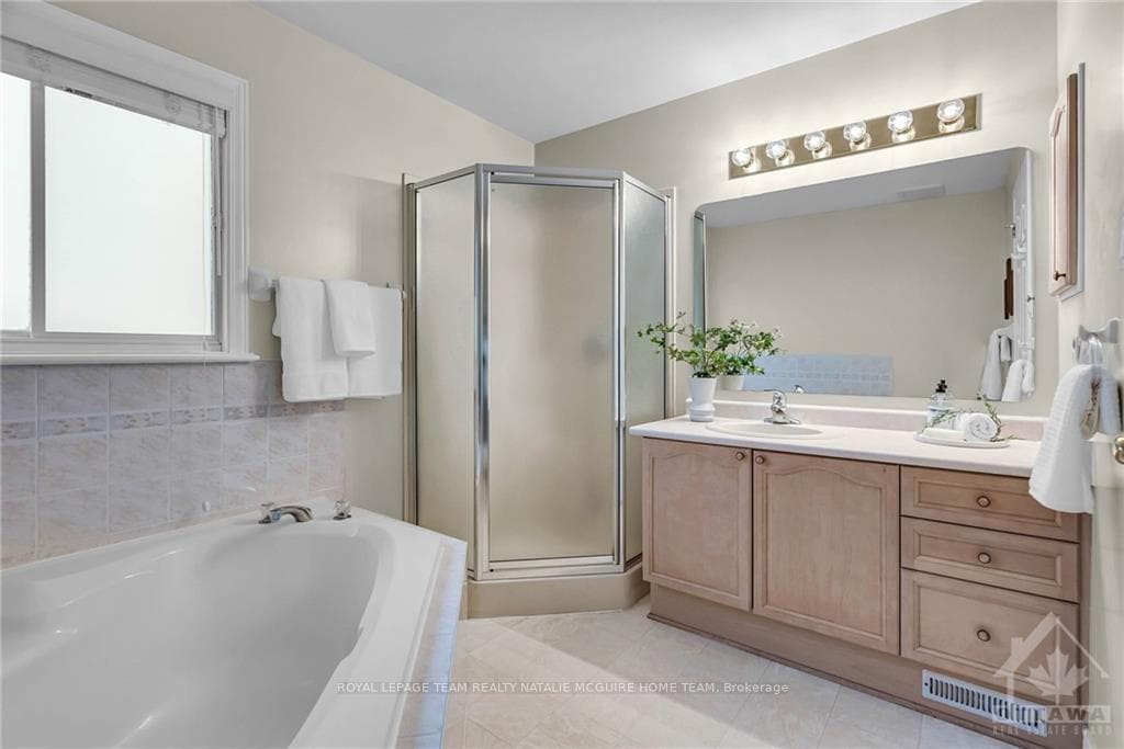 128 SPRINGCREEK Crescent photo 22