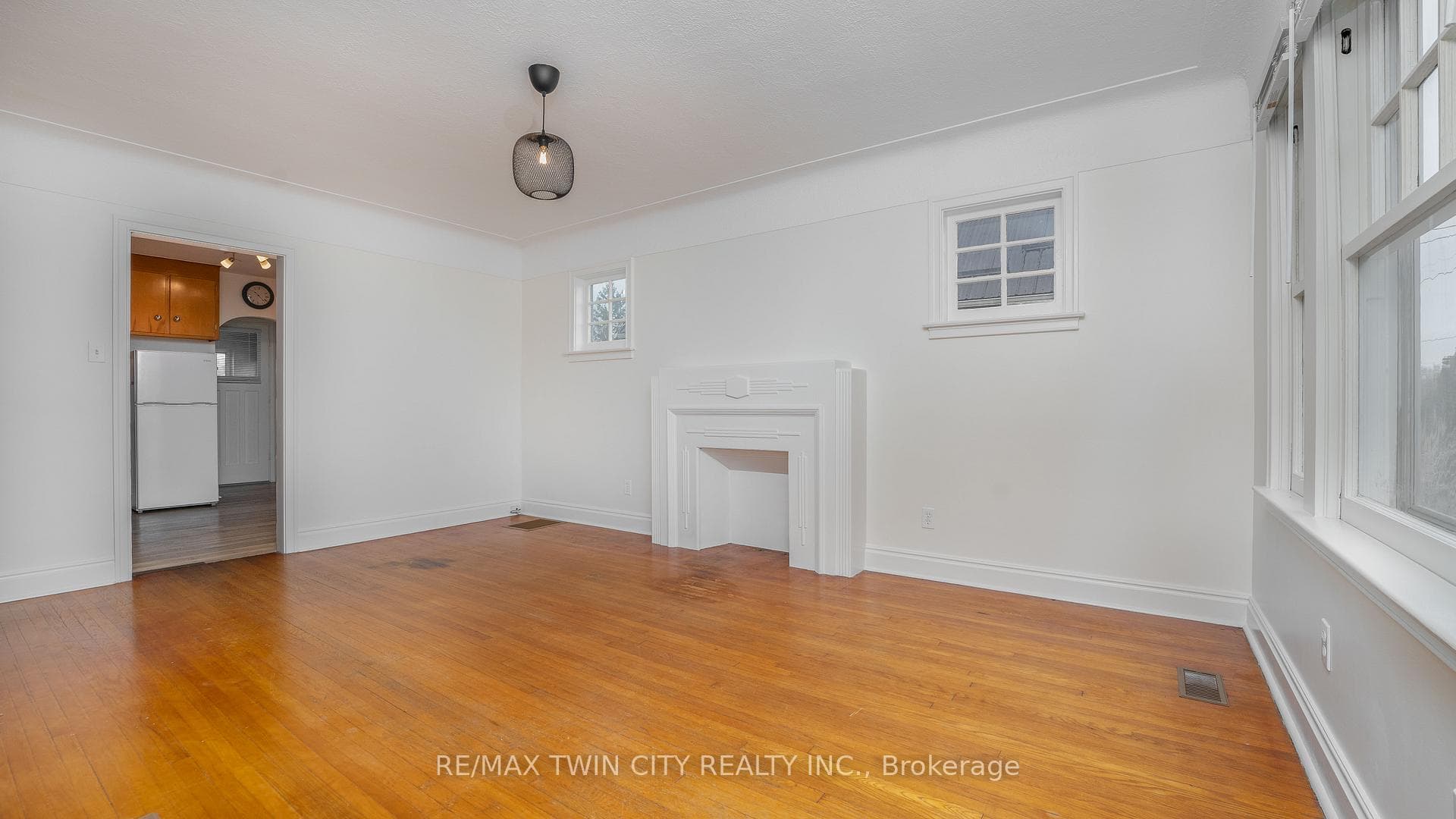 30 Third Avenue photo 4