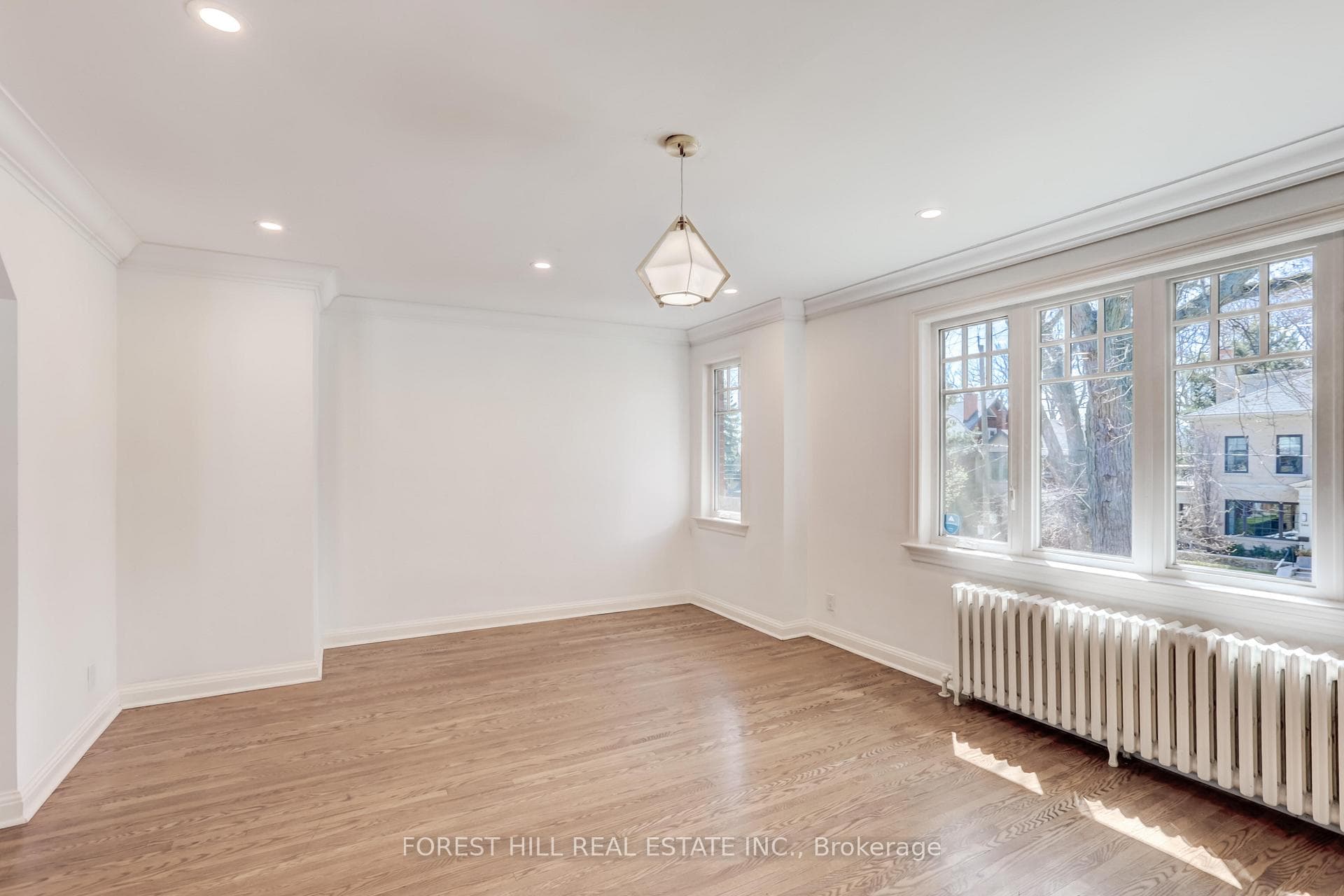 345 Walmer Road Unit 4 photo 5