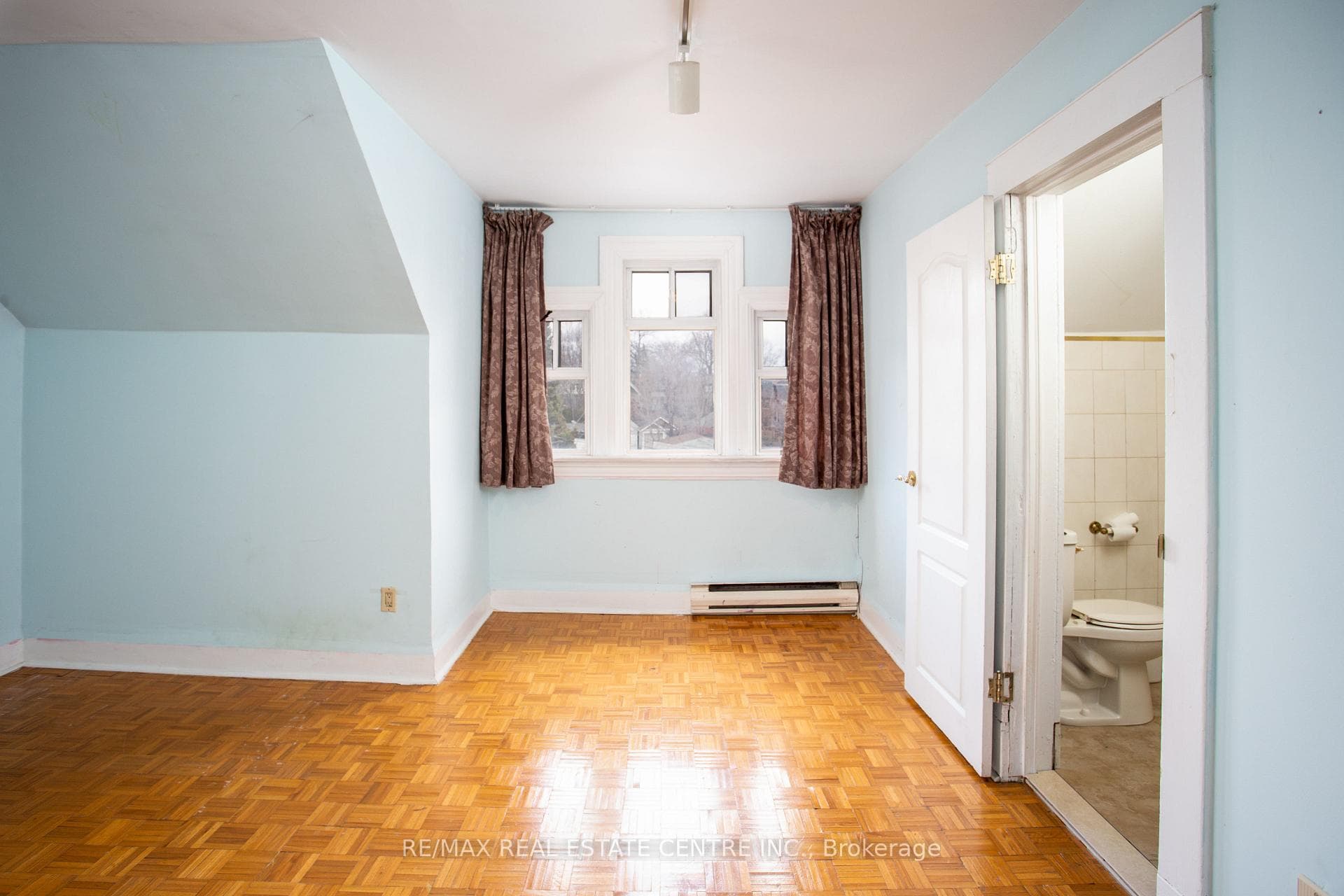 213 Indian Road photo 17