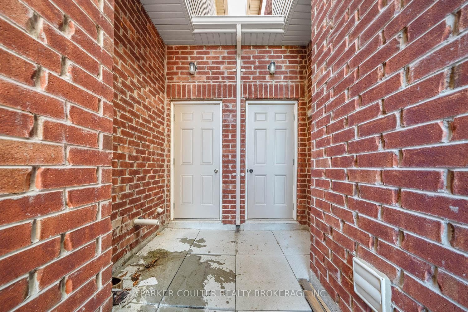107 Wagner Crescent photo 29