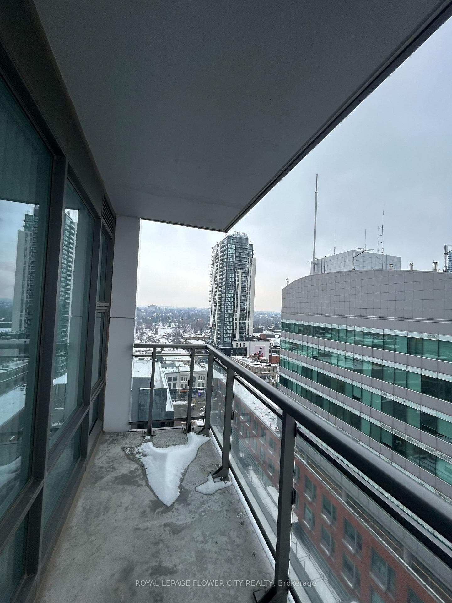85 Duke Street Unit 1211 photo 3
