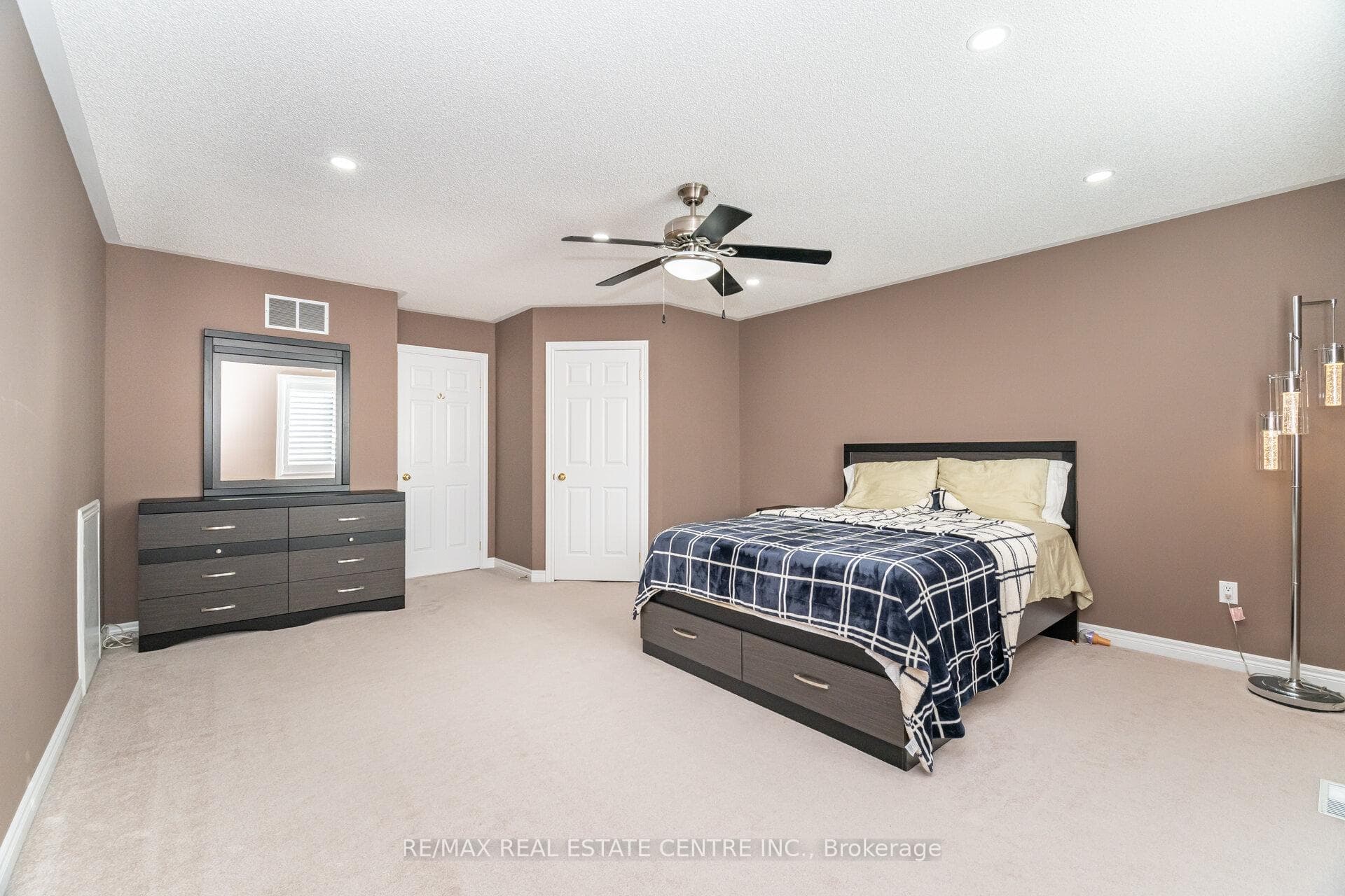327 Cavendish Drive photo 29