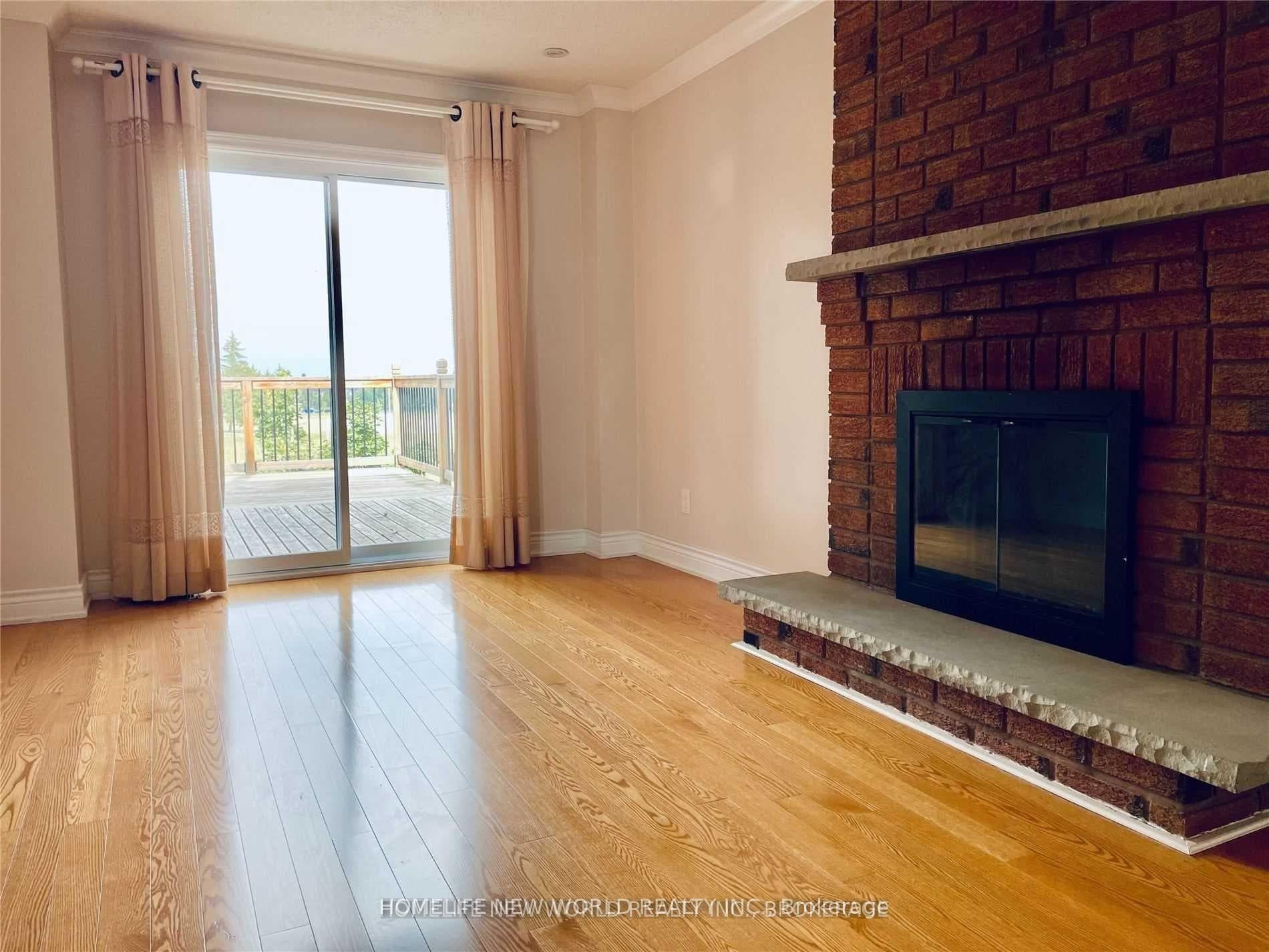 5295 Thornwood Drive Unit Upper photo 8