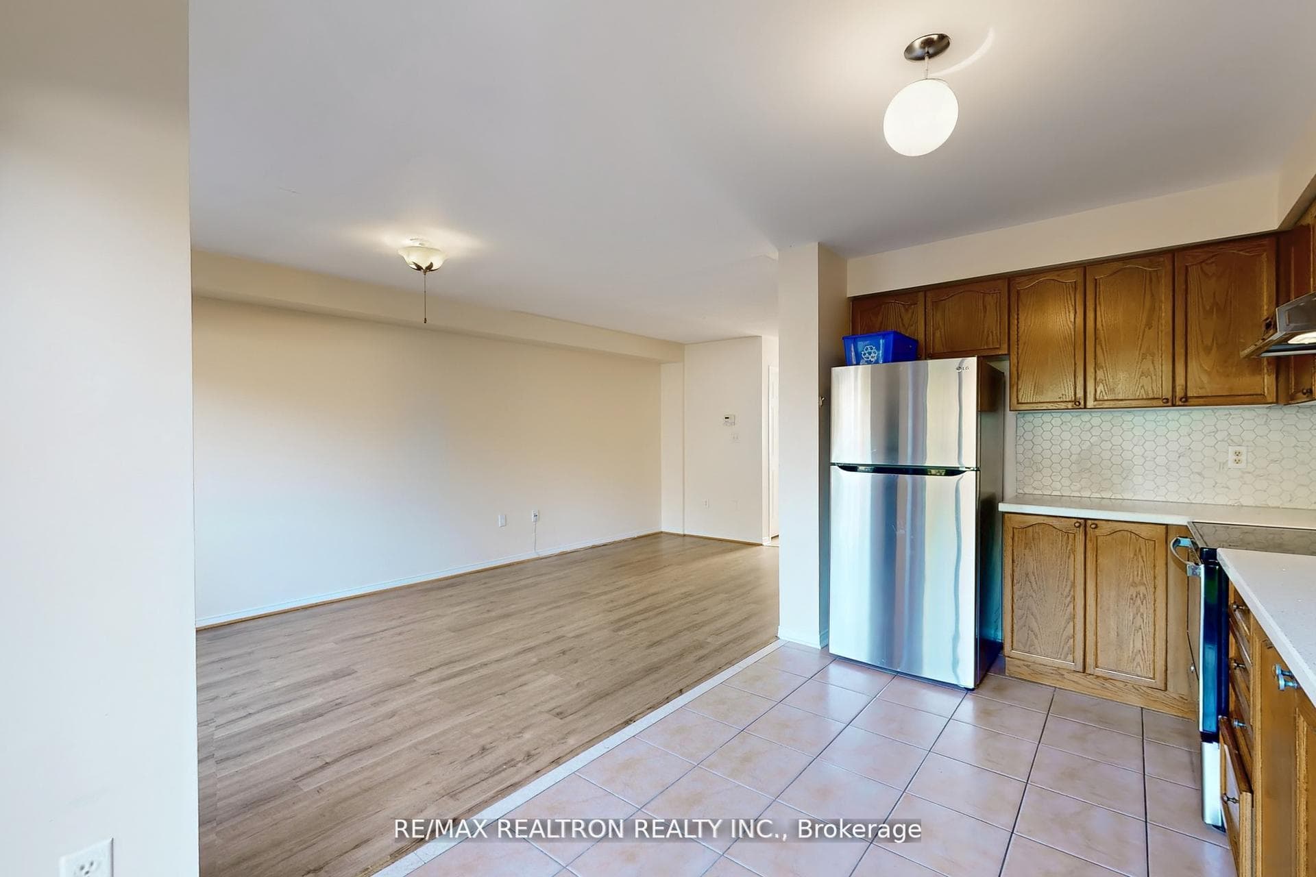 427 Ravineview Way photo 10