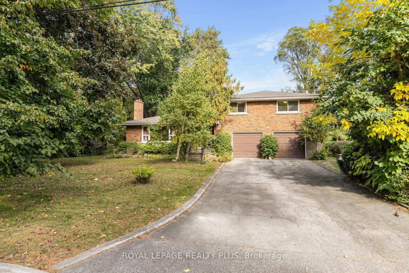 2113 Stonehouse Crescent photo 4