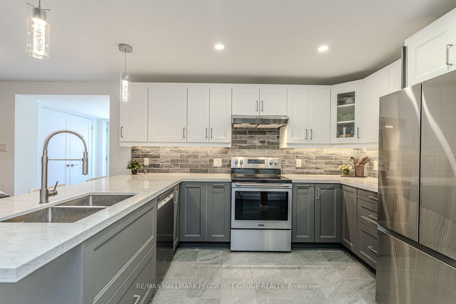 2853 Ireton Street photo 4