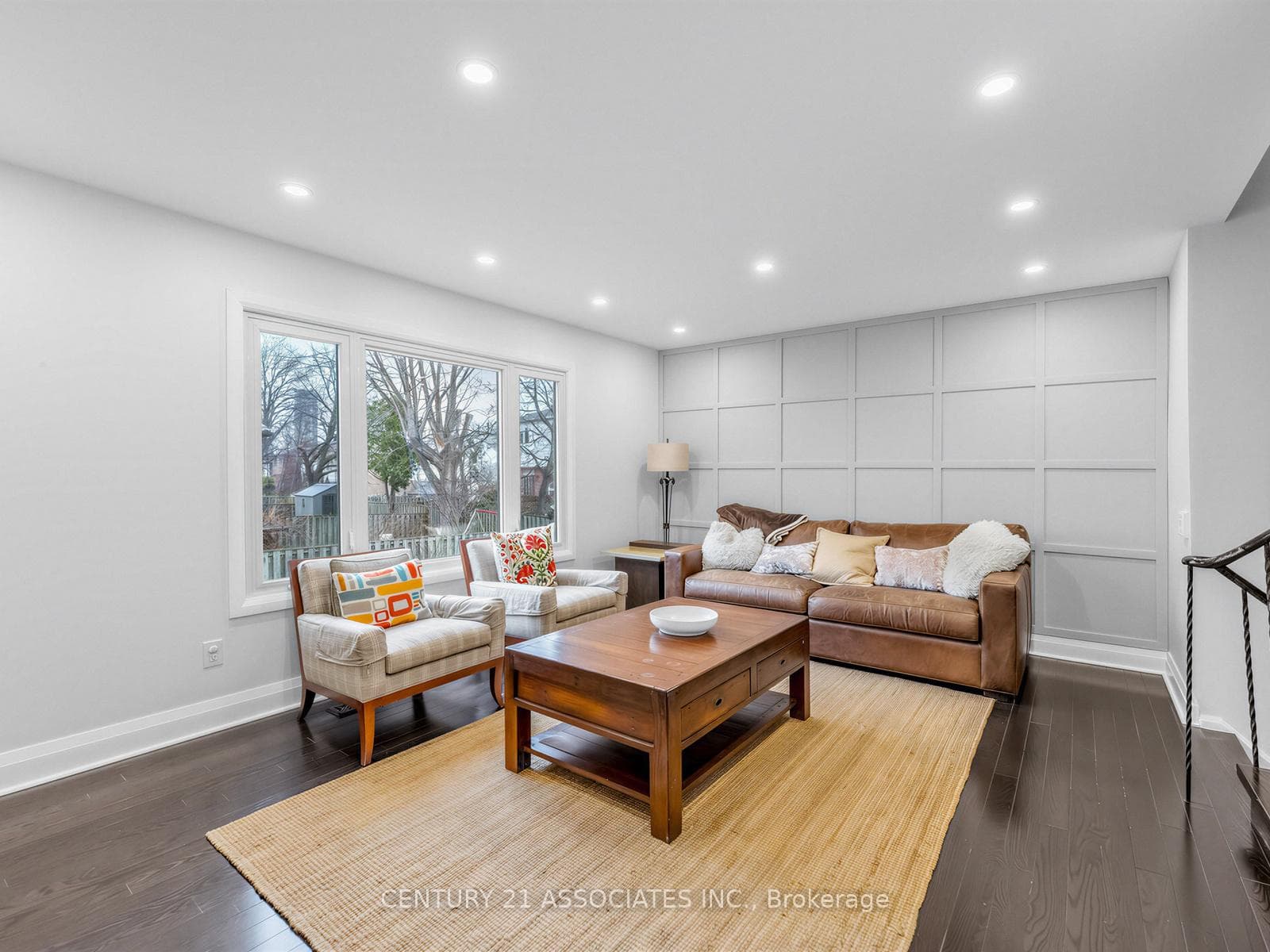 4049 Teakwood Drive photo 6