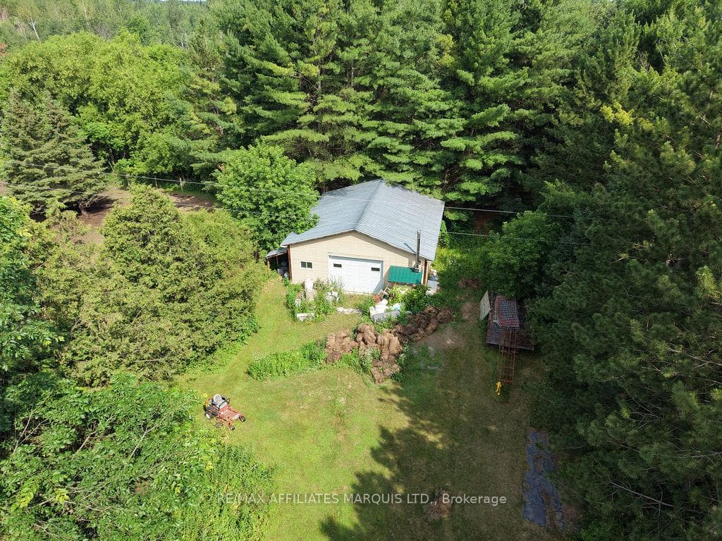 21111 Concession 8 Road photo 42