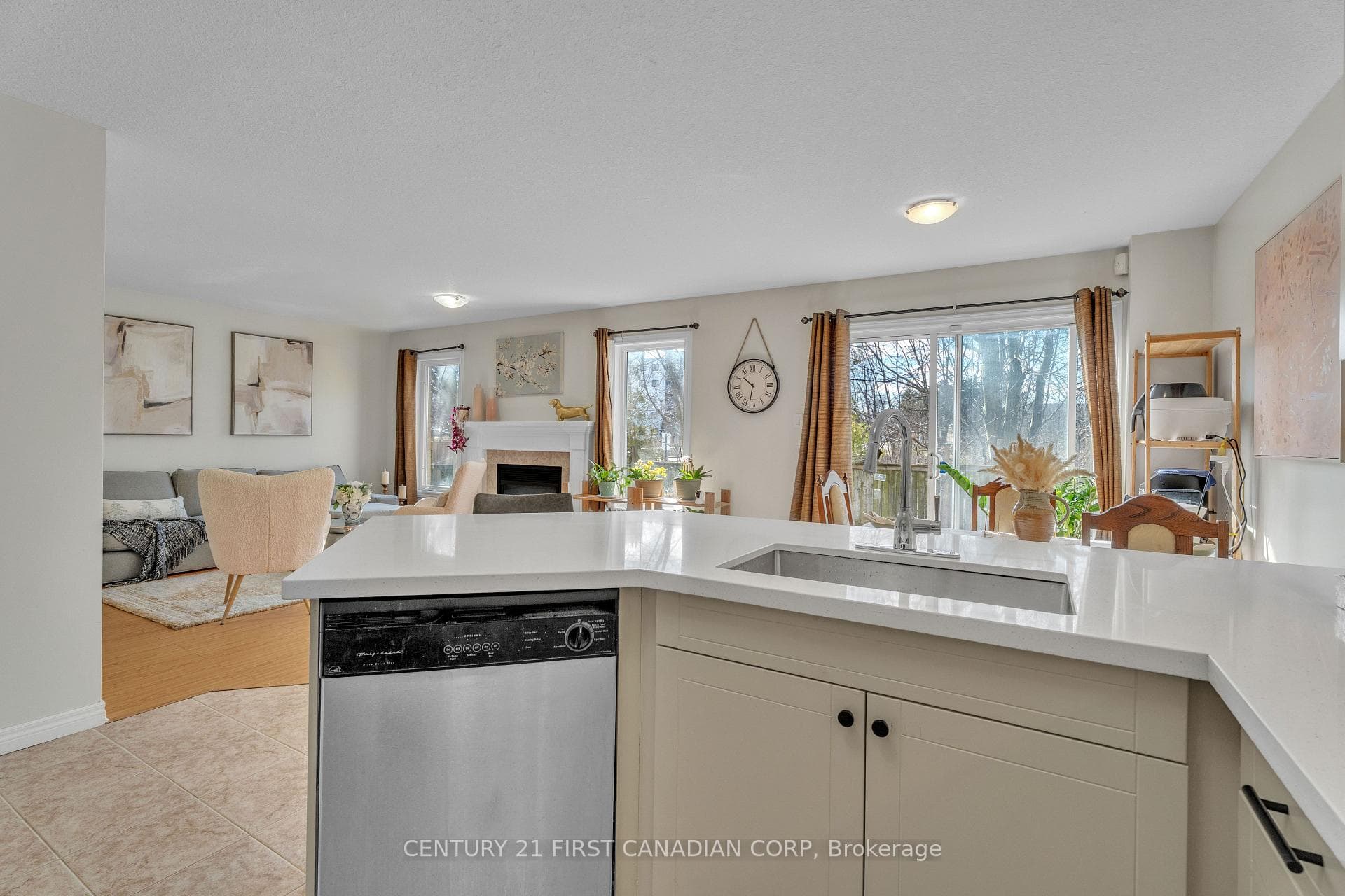 89 Mctaggart Court photo 10