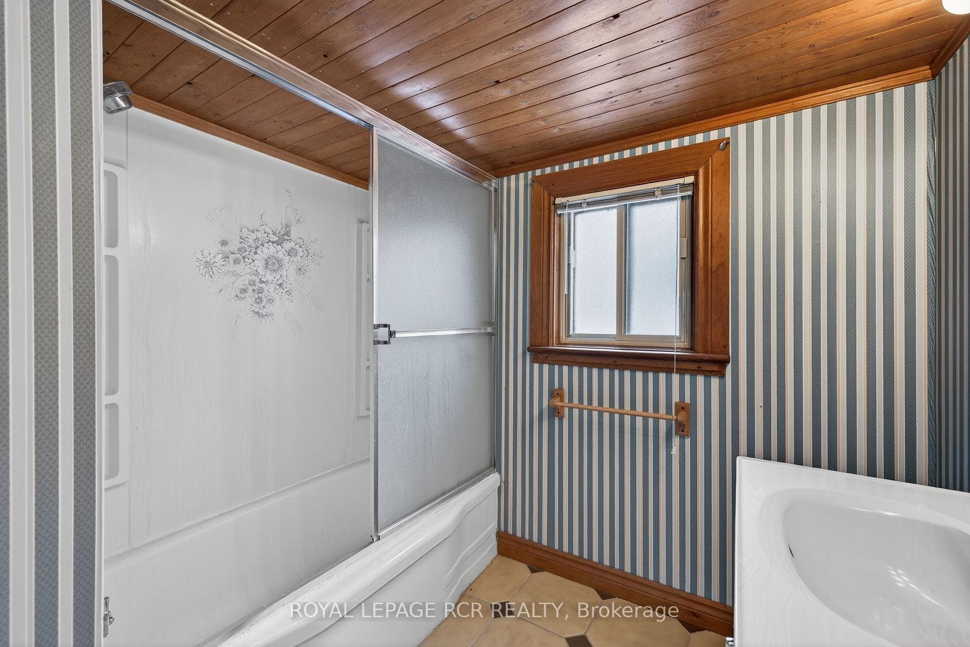 4pc washroom