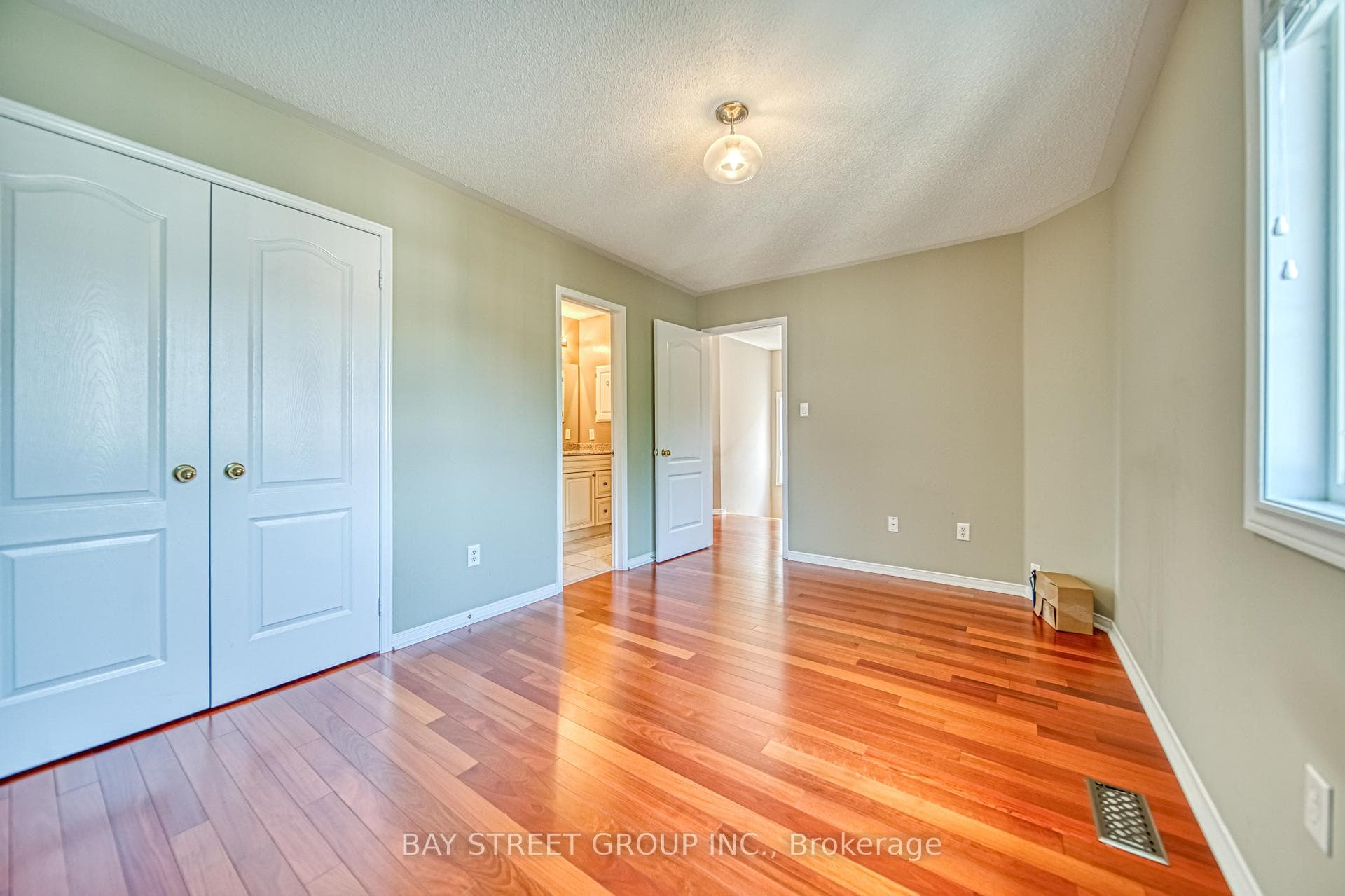 77 Weatherill Road photo 26
