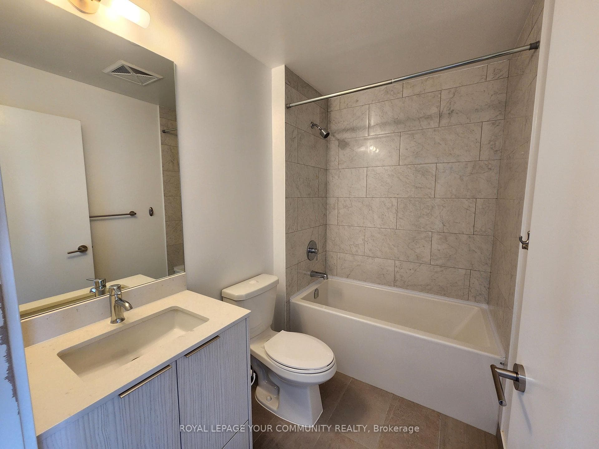 32 Forest Manor Road Unit 1801 photo 14