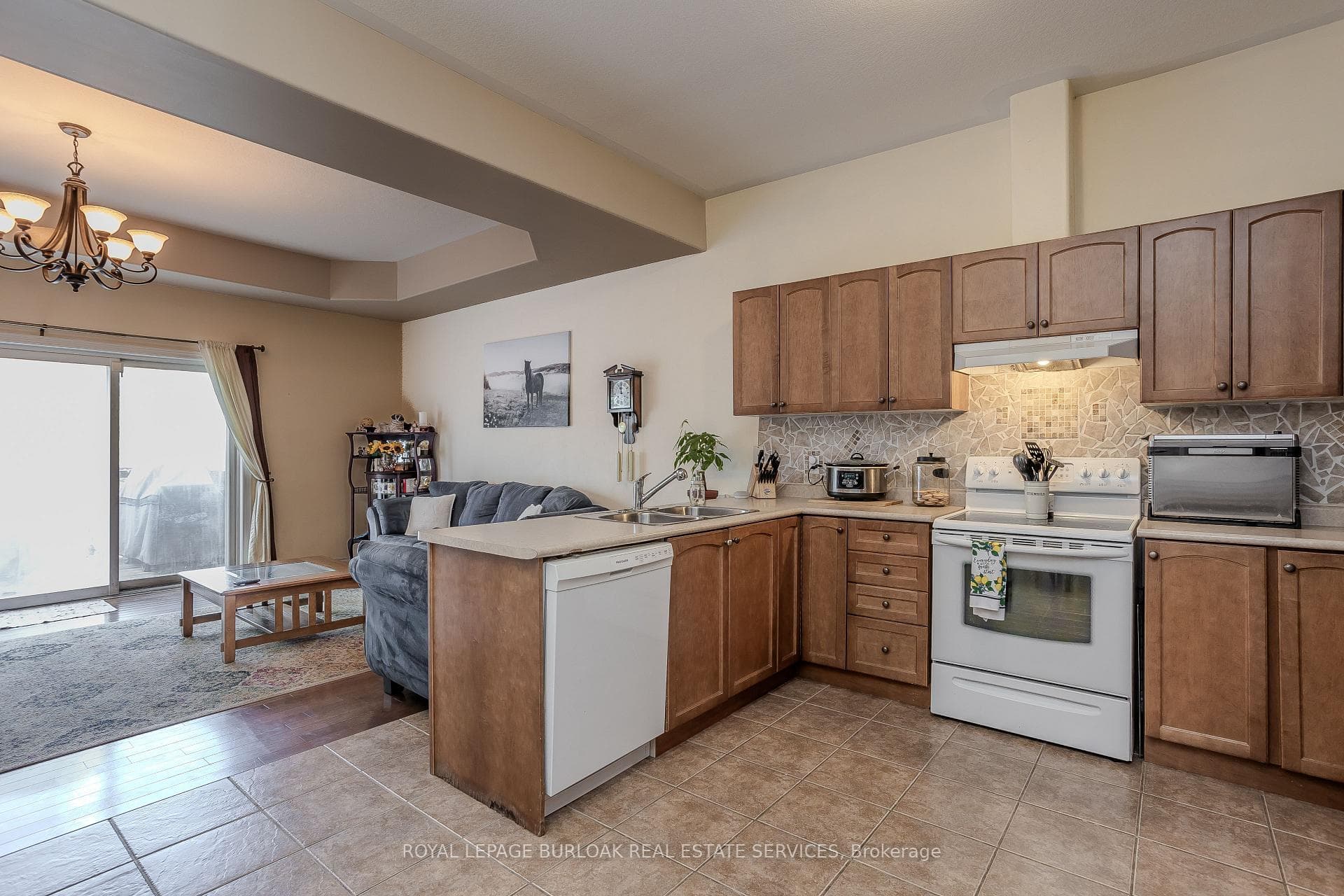 4061 Medland Drive photo 8