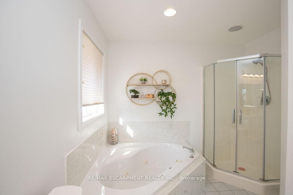 154 Thoroughbred Boulevard photo 35