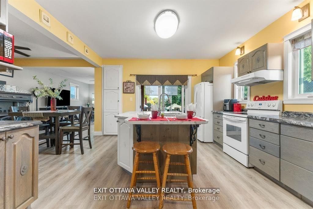 44 LACROIX BAY Road photo 15