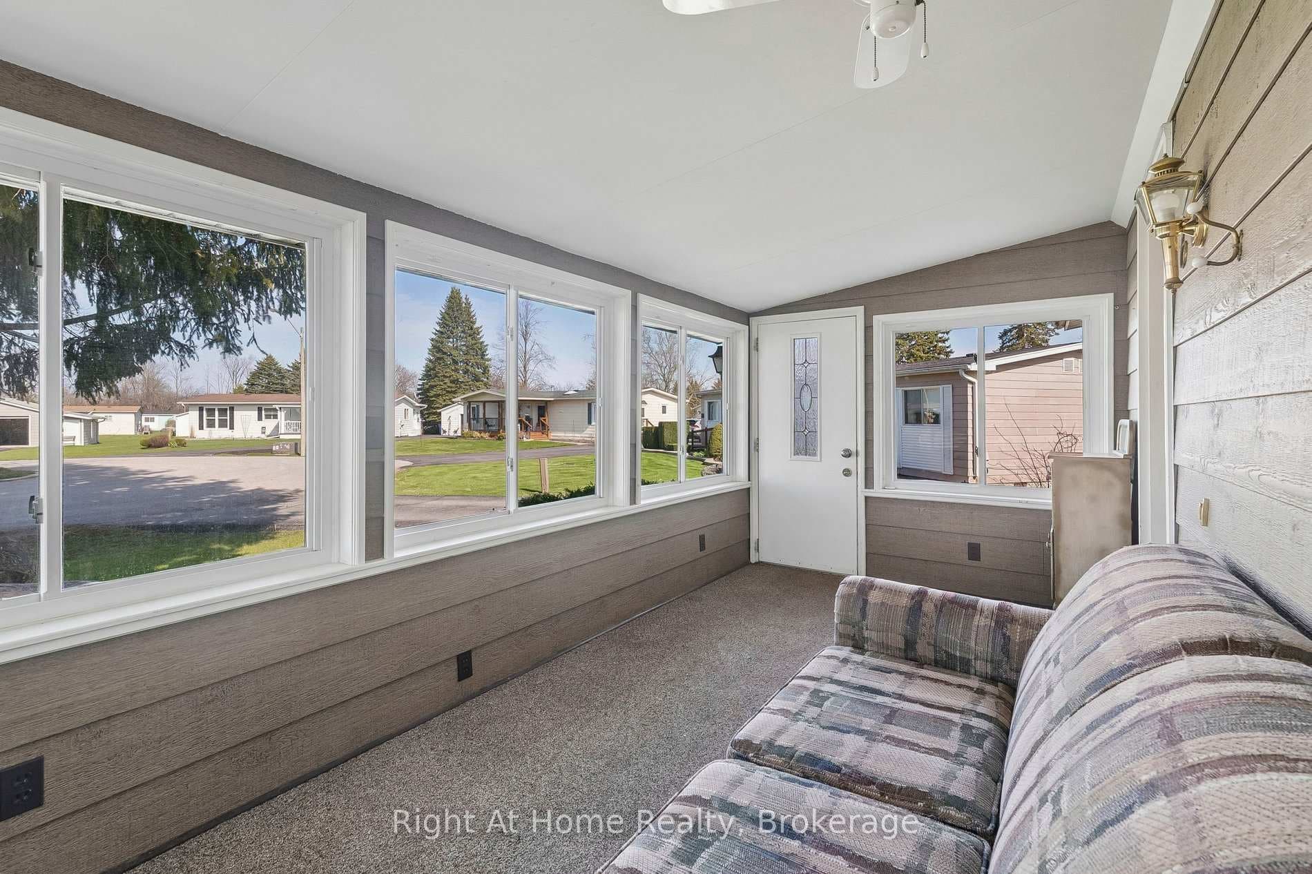 6 Emery Court photo 4
