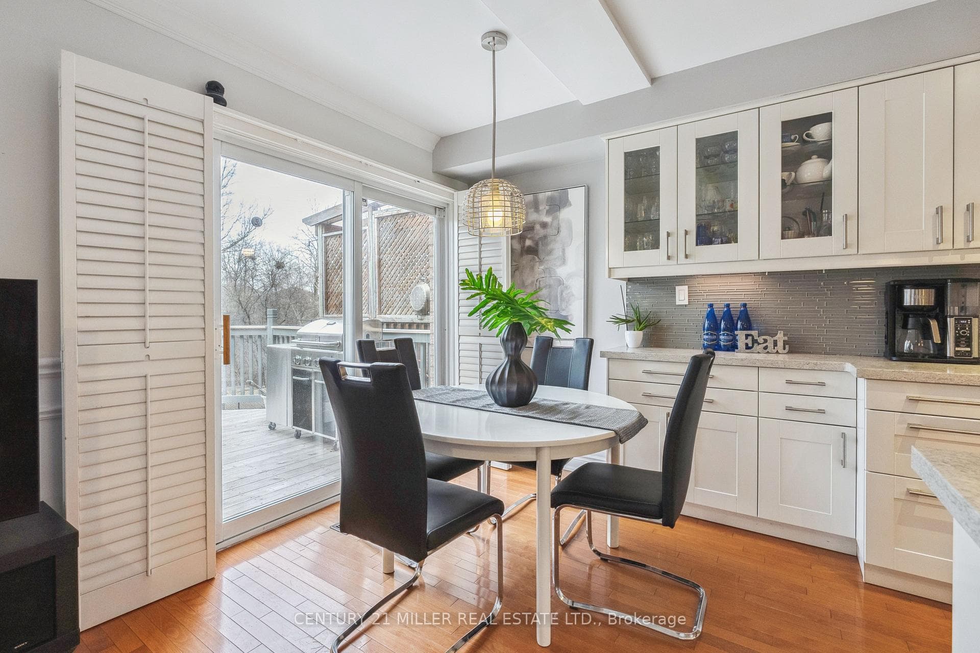 387 Ravineview Way photo 9