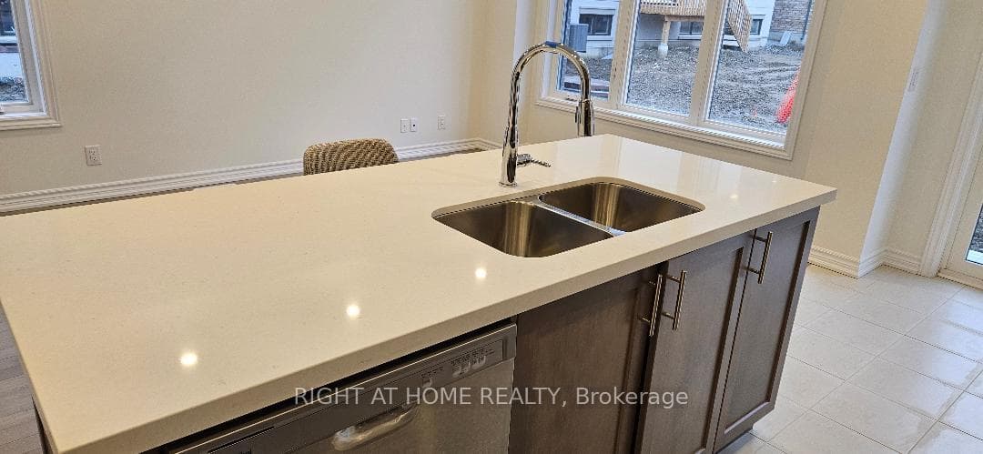 79 Freeman Willams Street photo 7