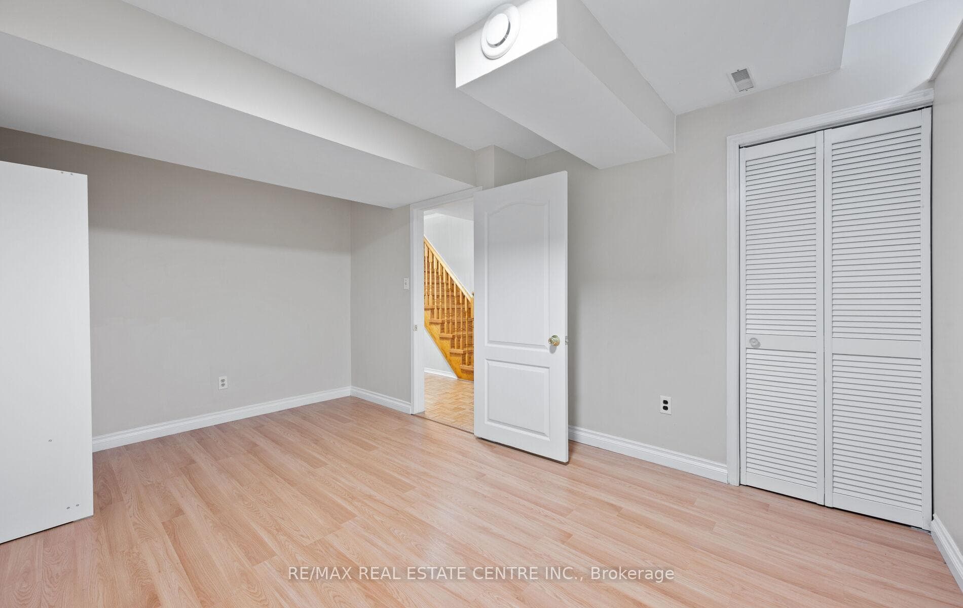 5030 Heatherleigh Avenue Unit 150 photo 42