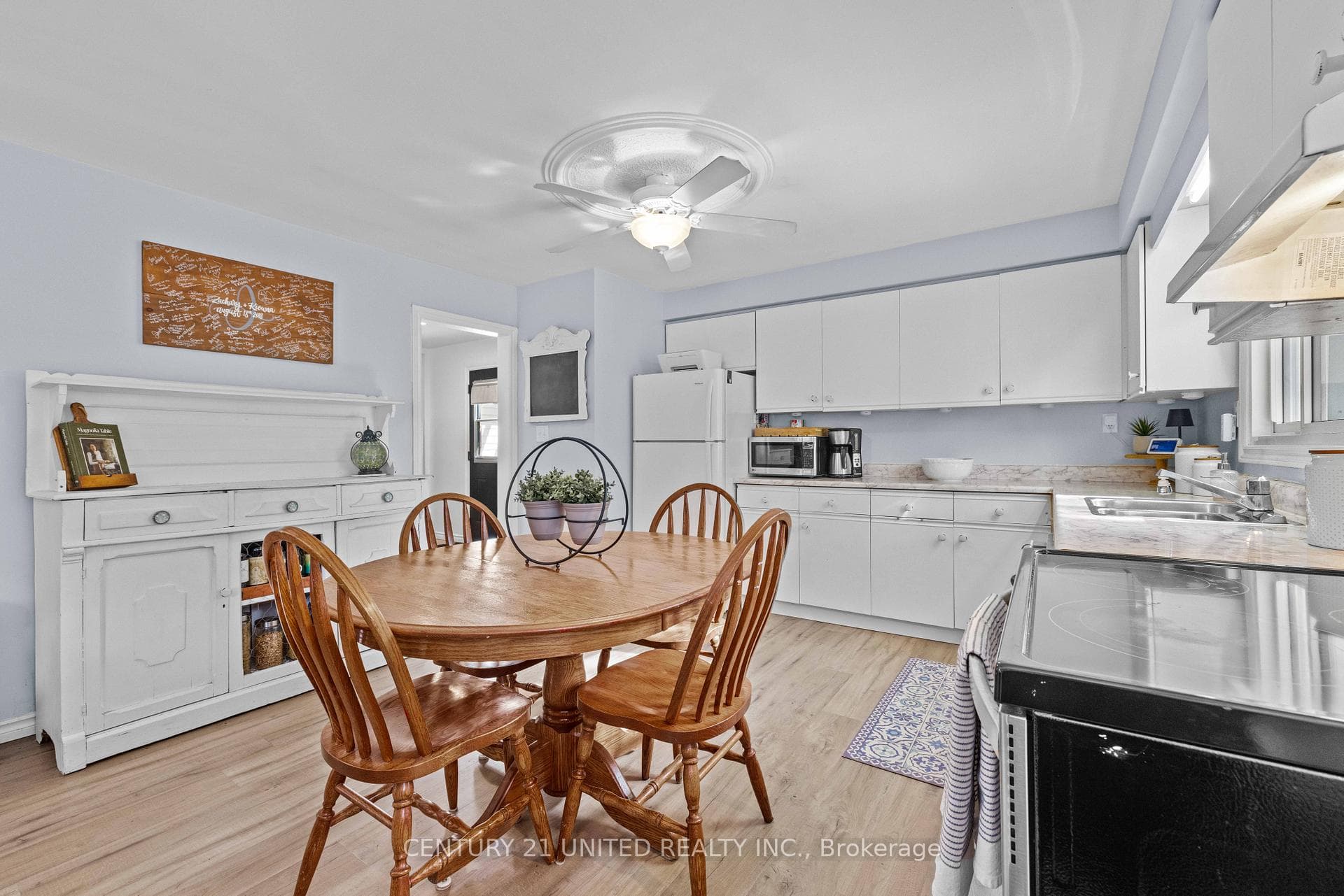 2734 Chalmers Avenue photo 12