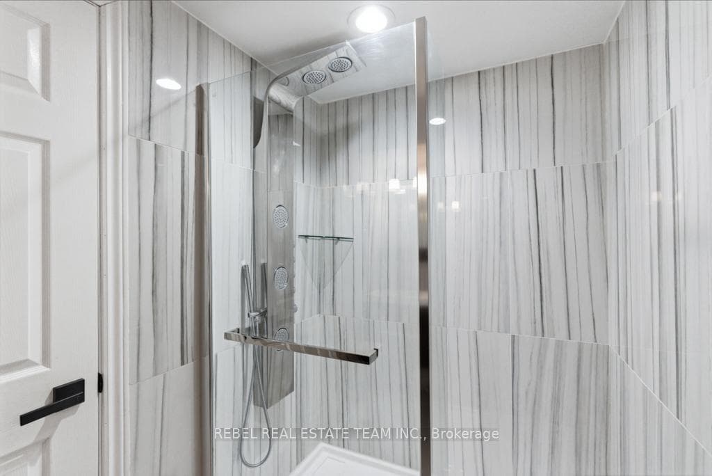 82 Ravenscroft Road photo 42